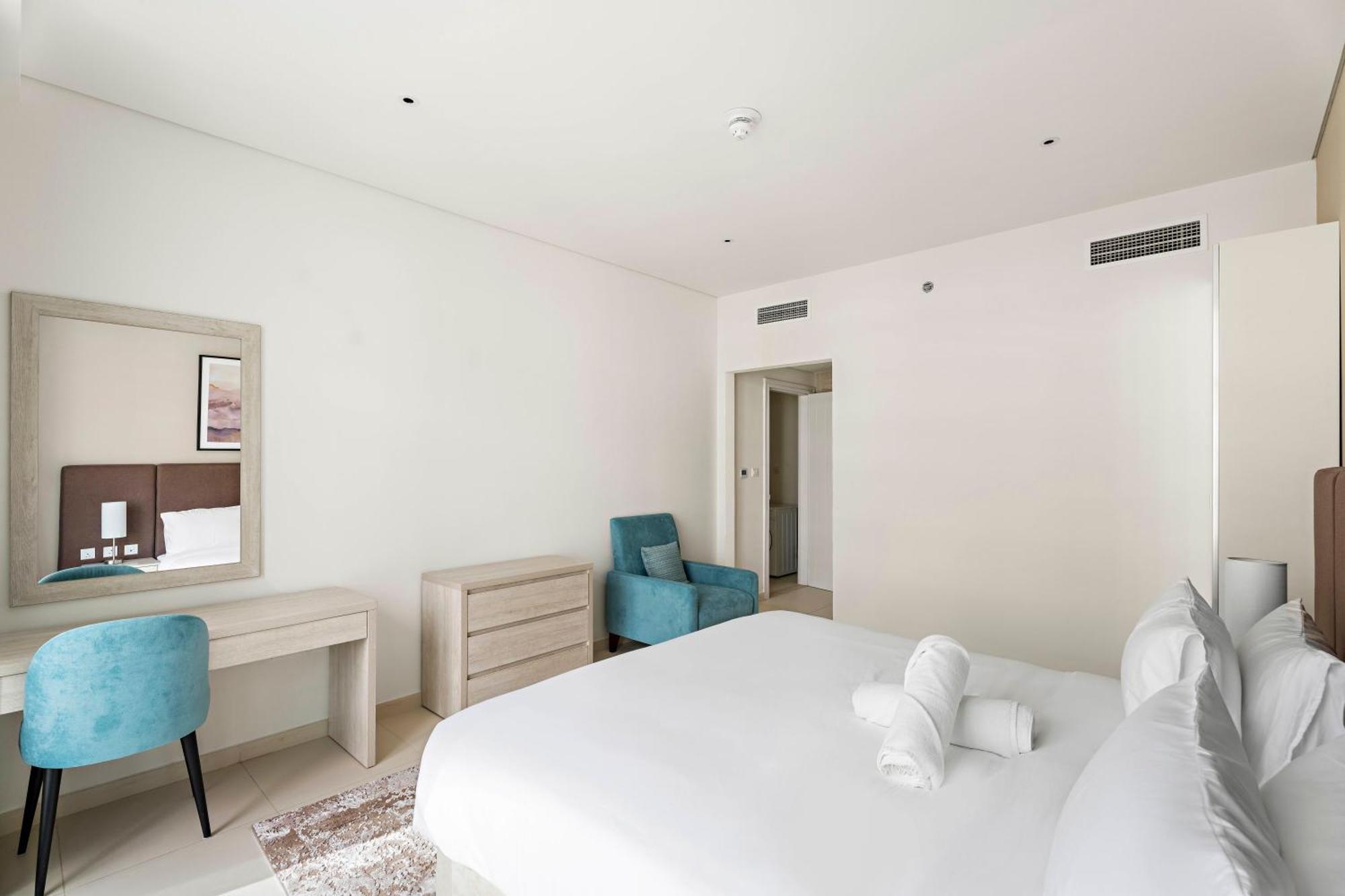 2br Palm Jumeirah With Pool On Roof Amazing View Appartement *