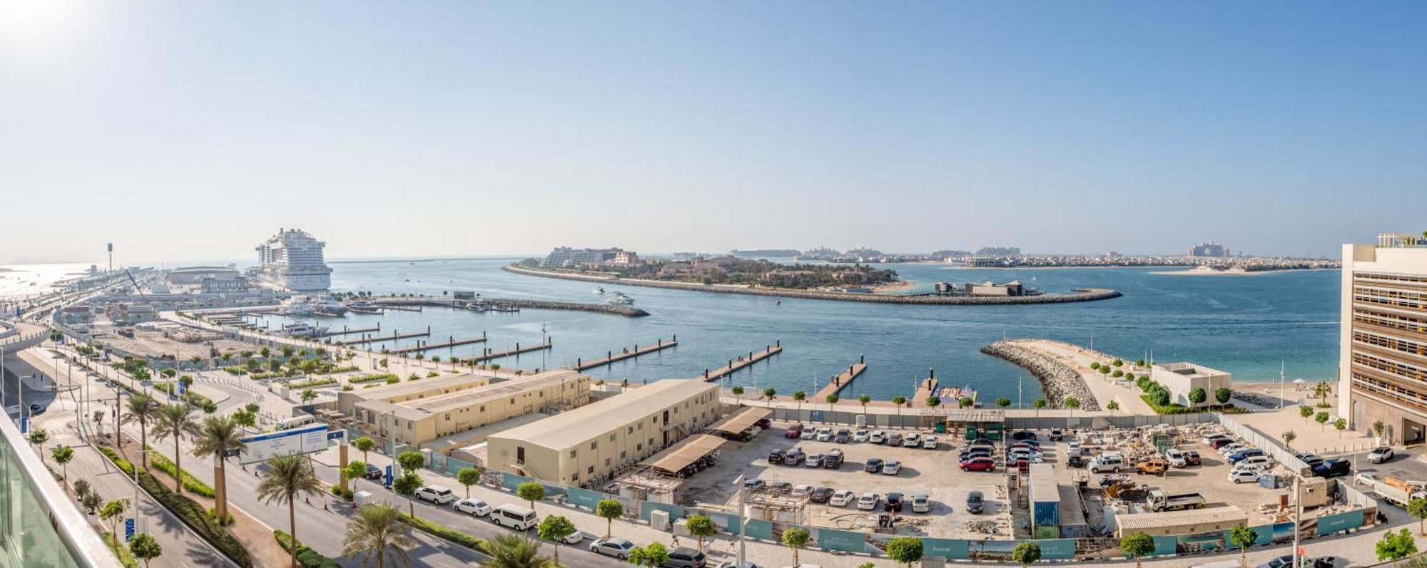 Elegant 1br With Sea View And Free Access Dubai