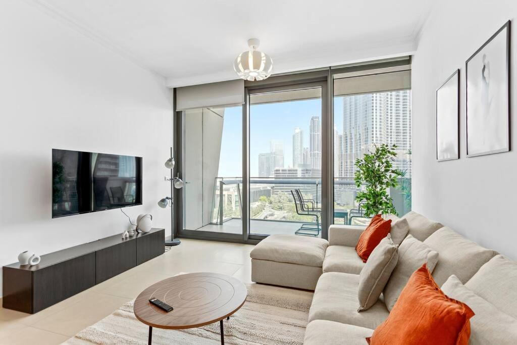 Khalifa Views & Direct Mall Access In Burj Vista Apartment *
