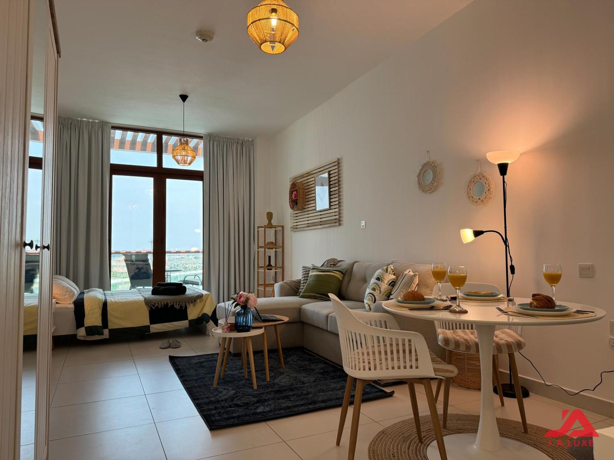 Appartement Unique At Of Yachts With Panoramic Sea View Of Burj Khalifa, Alarab & Atalntis In Palm Jumeirah *