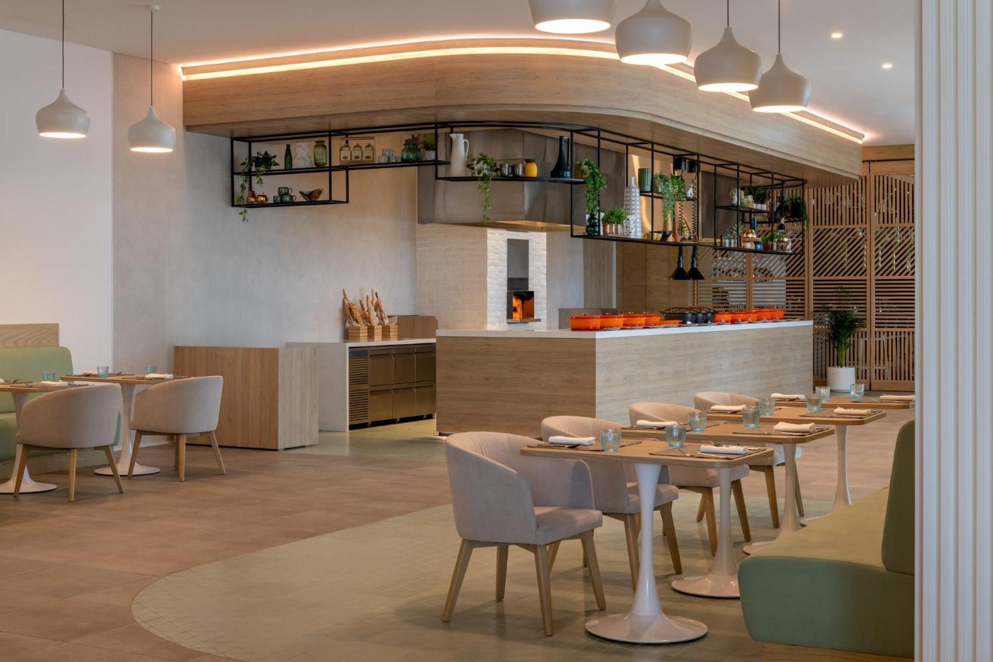 Hotel Business Bay By Ihg