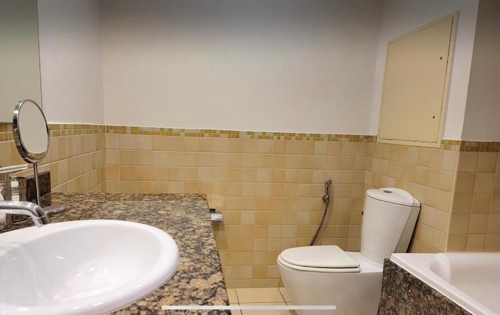 Hostal Seaview Beach Jbr - Walk To Beach - Gym - Pool - Metro Station *