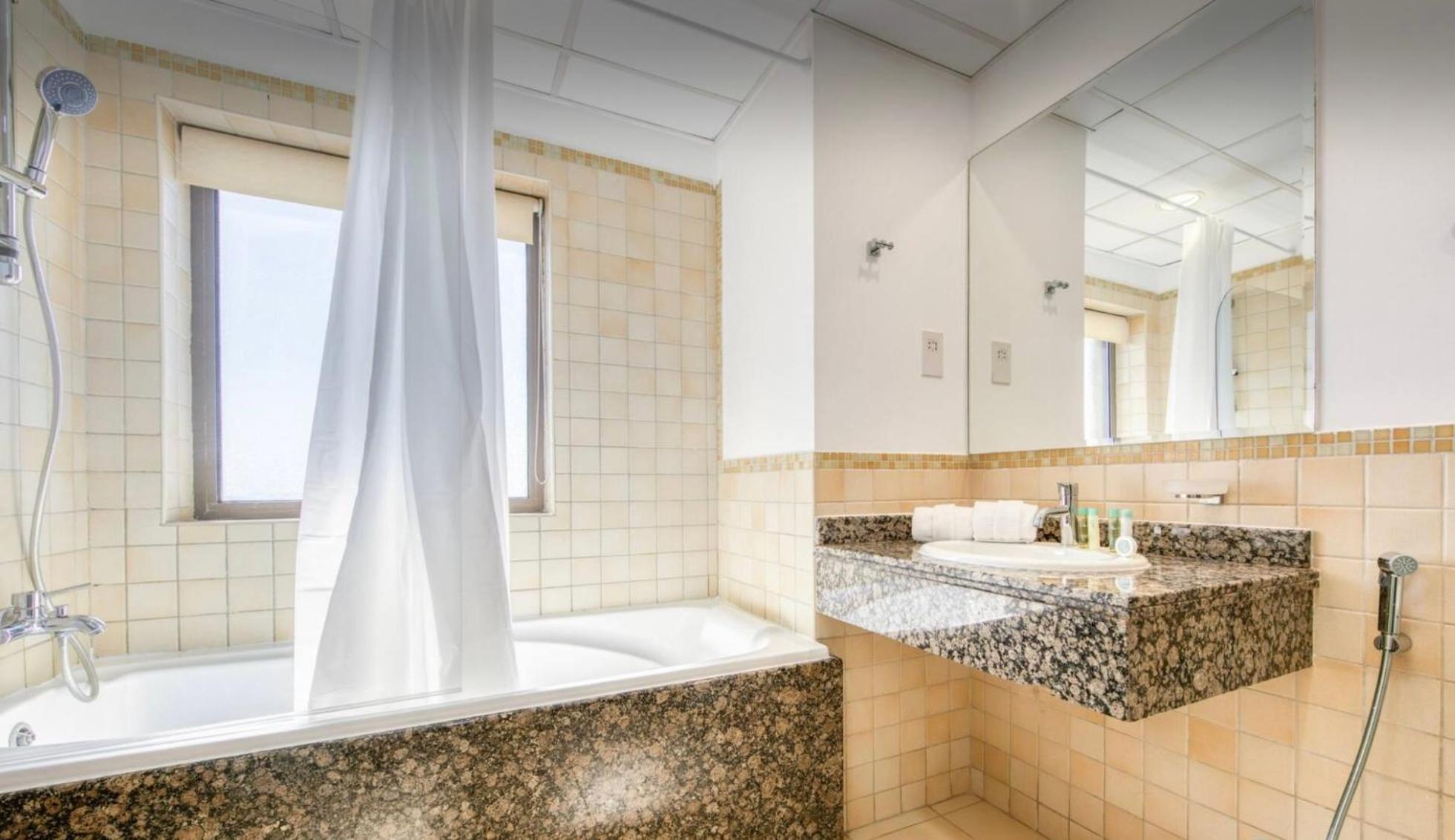 Seaview Beach Jbr - Walk To Beach - Gym - Pool - Metro Station Dubái