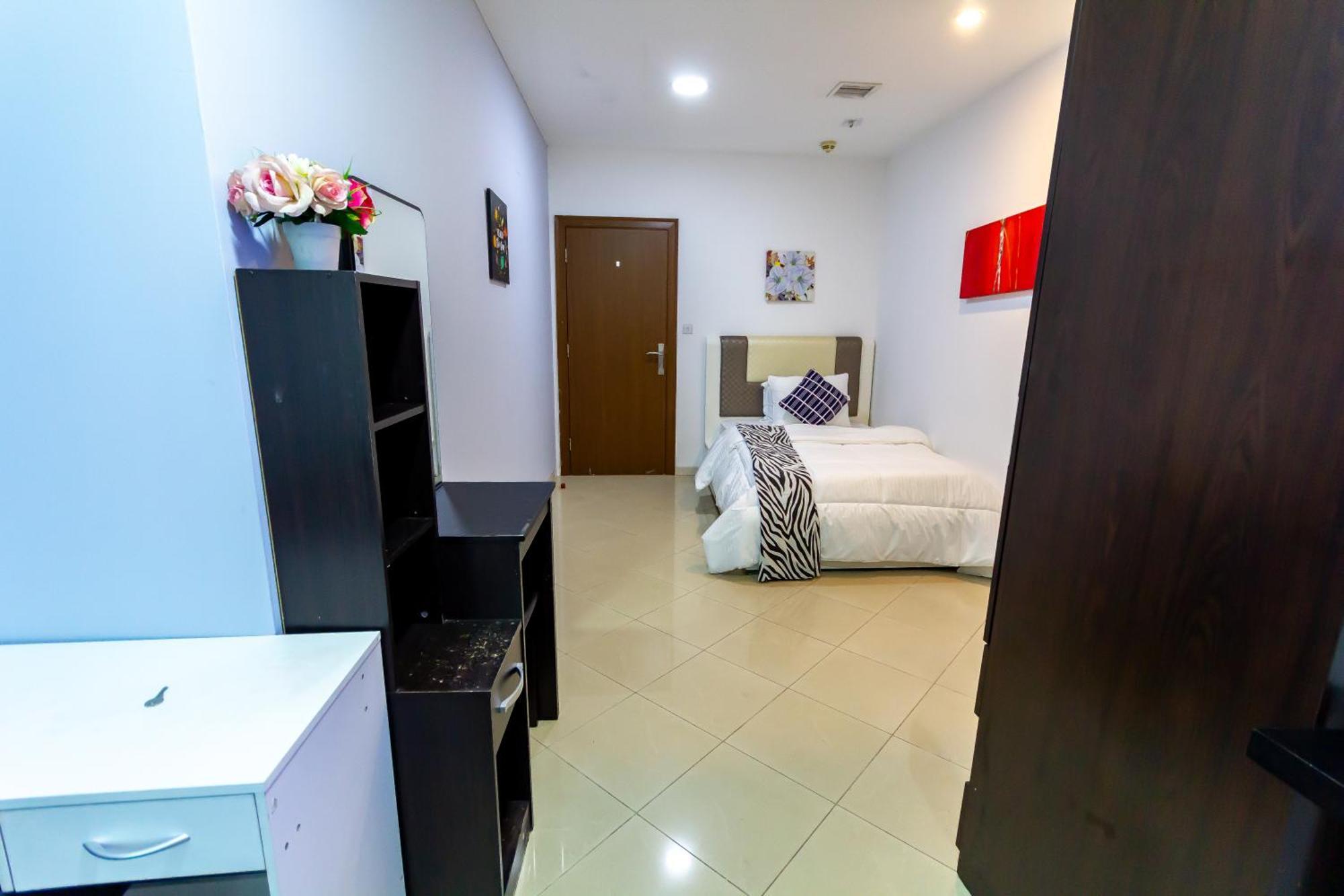 Apartamento Spacious For Girls In Marina فتيات فقط