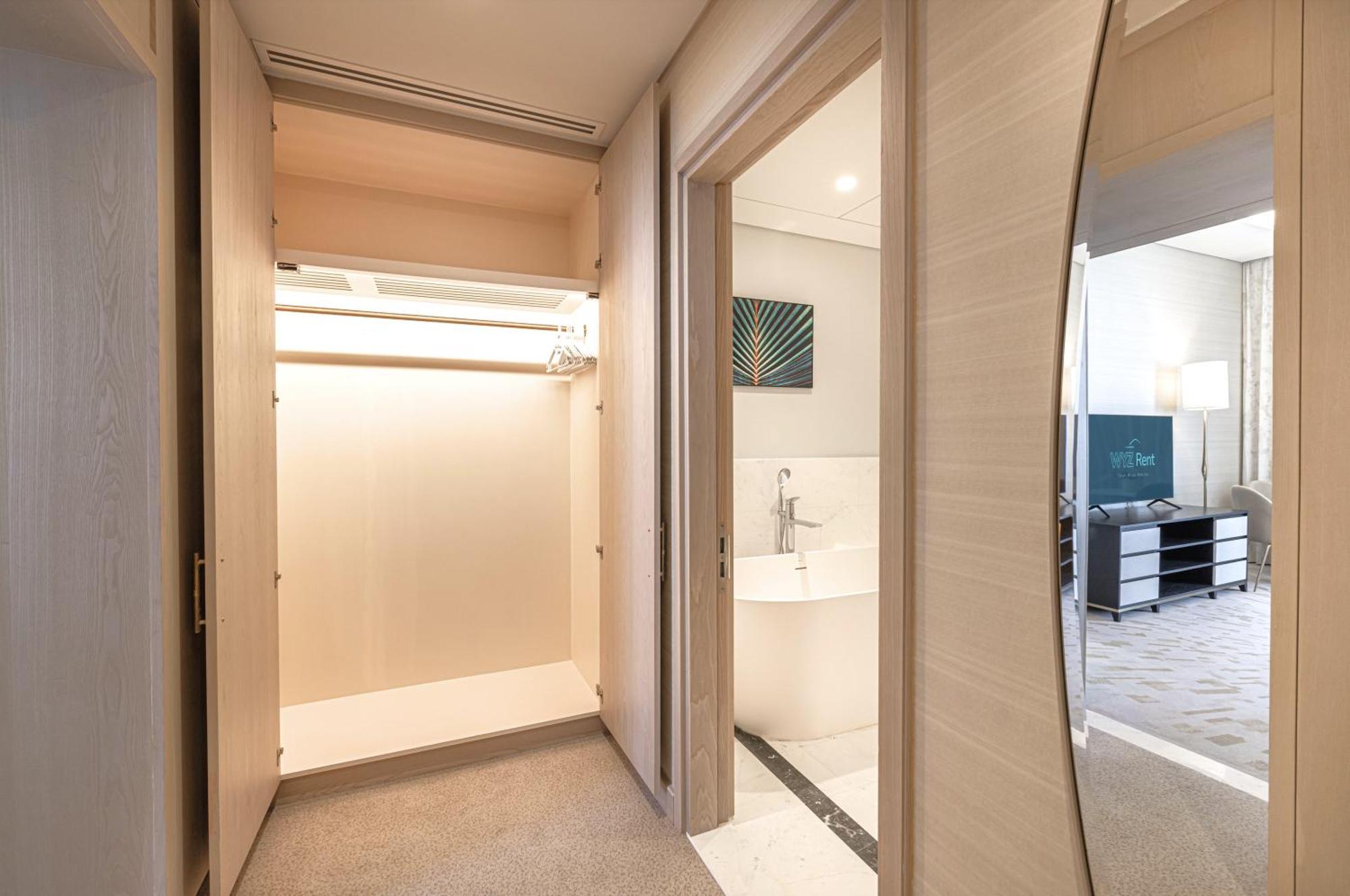 Appartement Elegant 1br In Palm Tower, Nakheel Mall, Sea View *