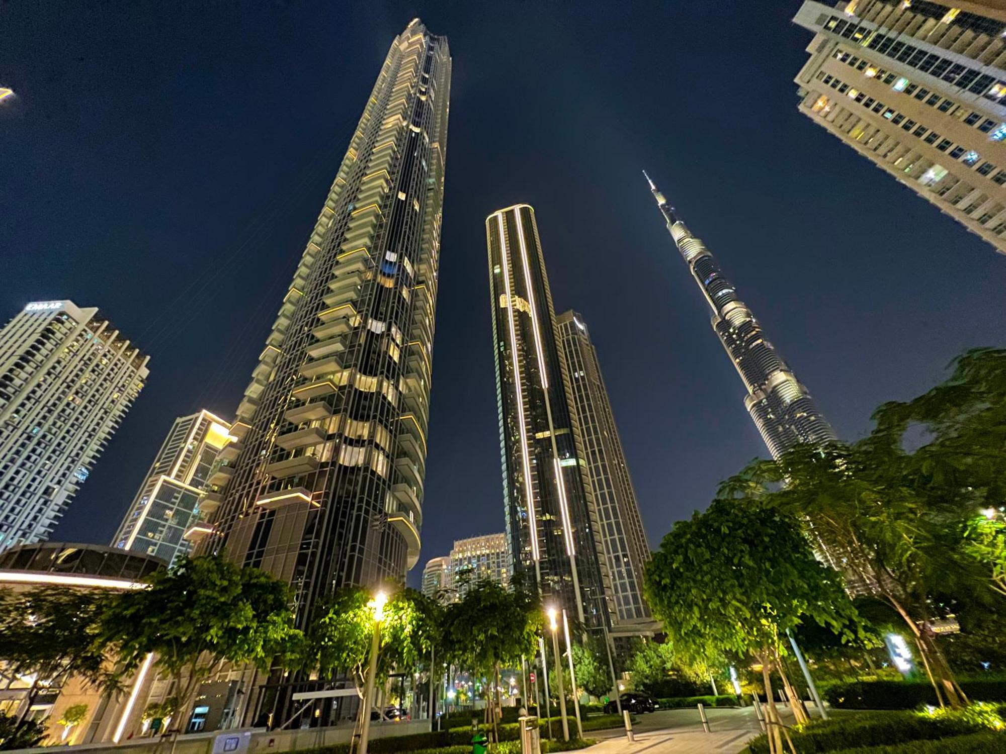 Lägenhet Downtown Luxury - Stunning Burj Khalifa View - 5 Minutes Walk To Mall *