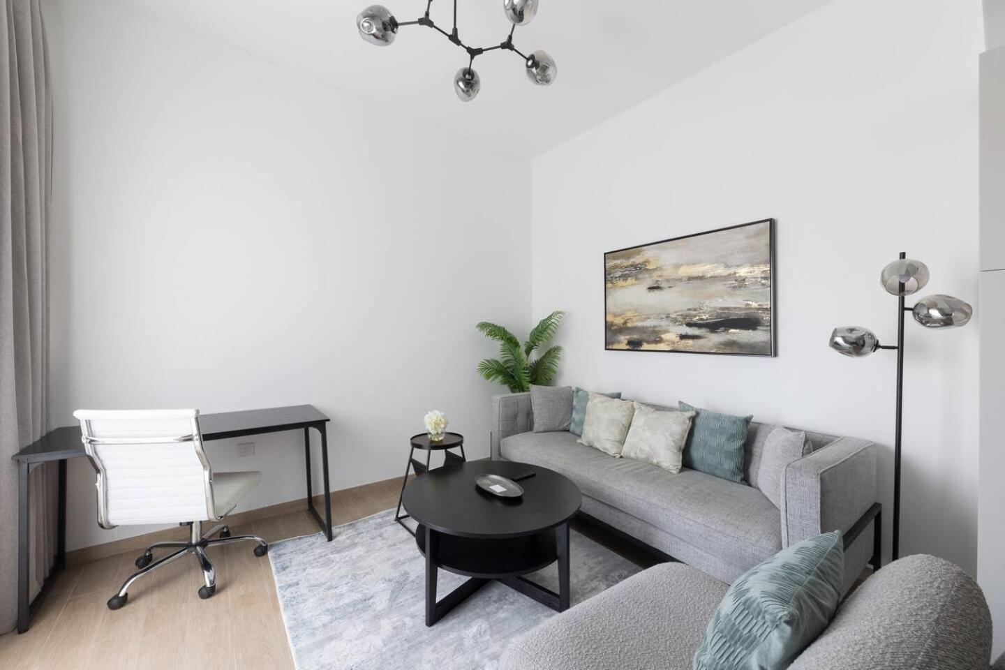 Comfortable 2bd Next To Metro & Mall Dubaï