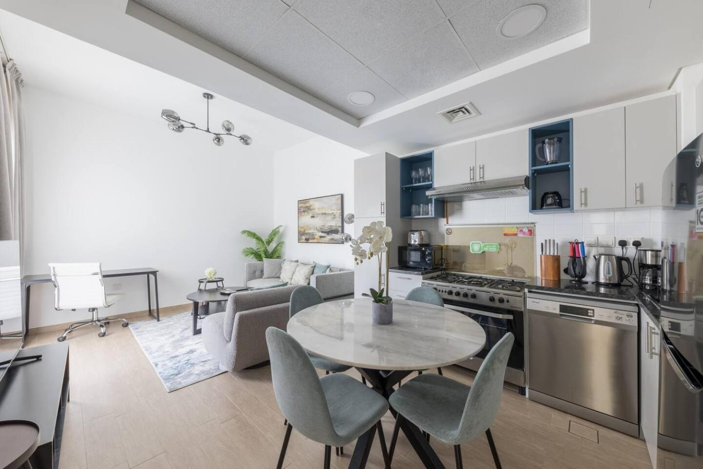 Comfortable 2bd Next To Metro & Mall Dubaï
