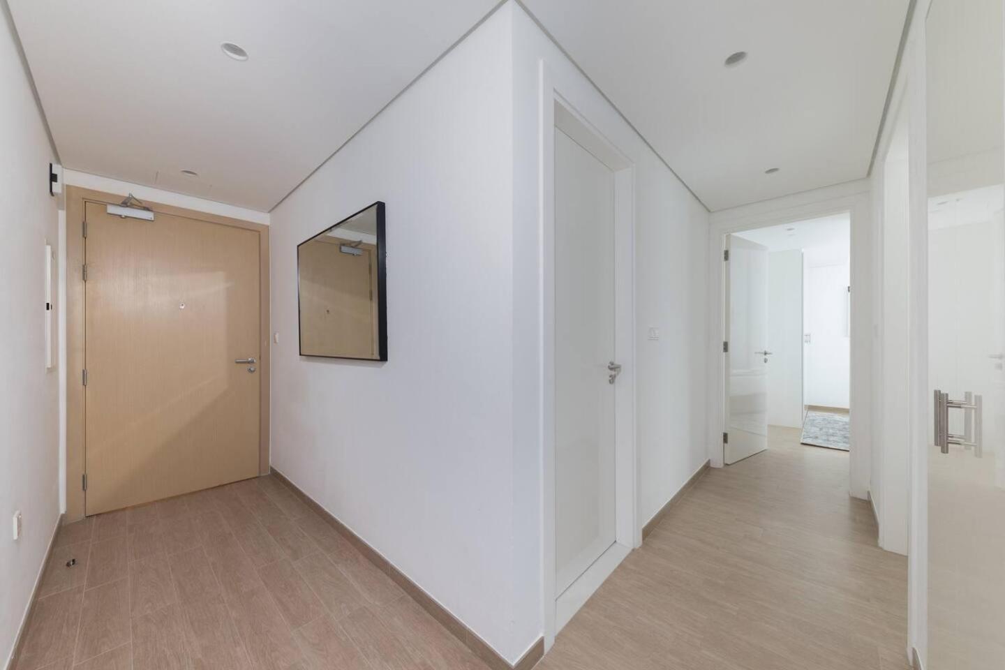 Comfortable 2bd Next To Metro & Mall