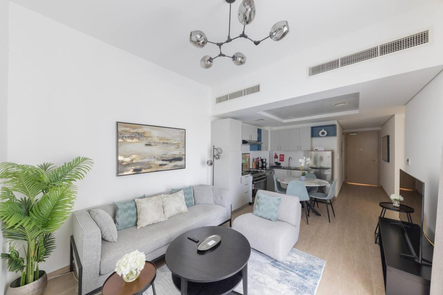 Comfortable 2bd Next To Metro & Mall