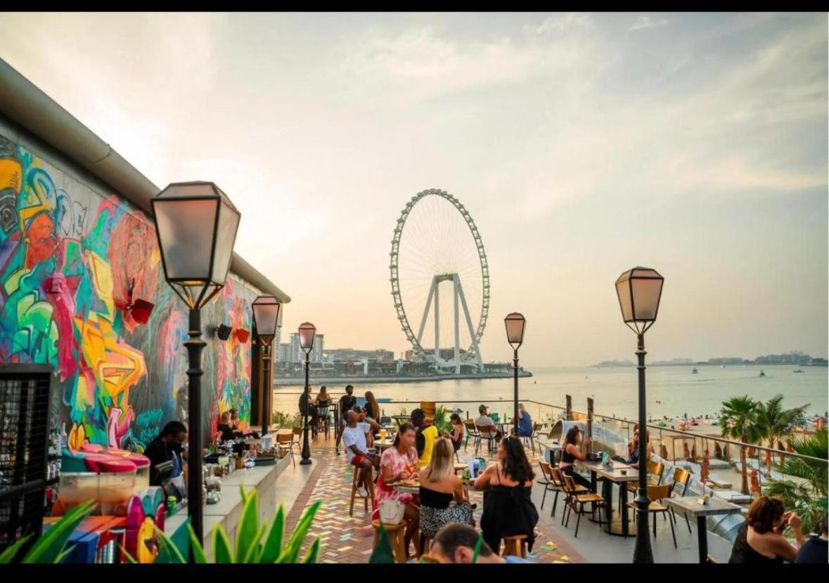 Albergue Jumeirah Beach View Premium