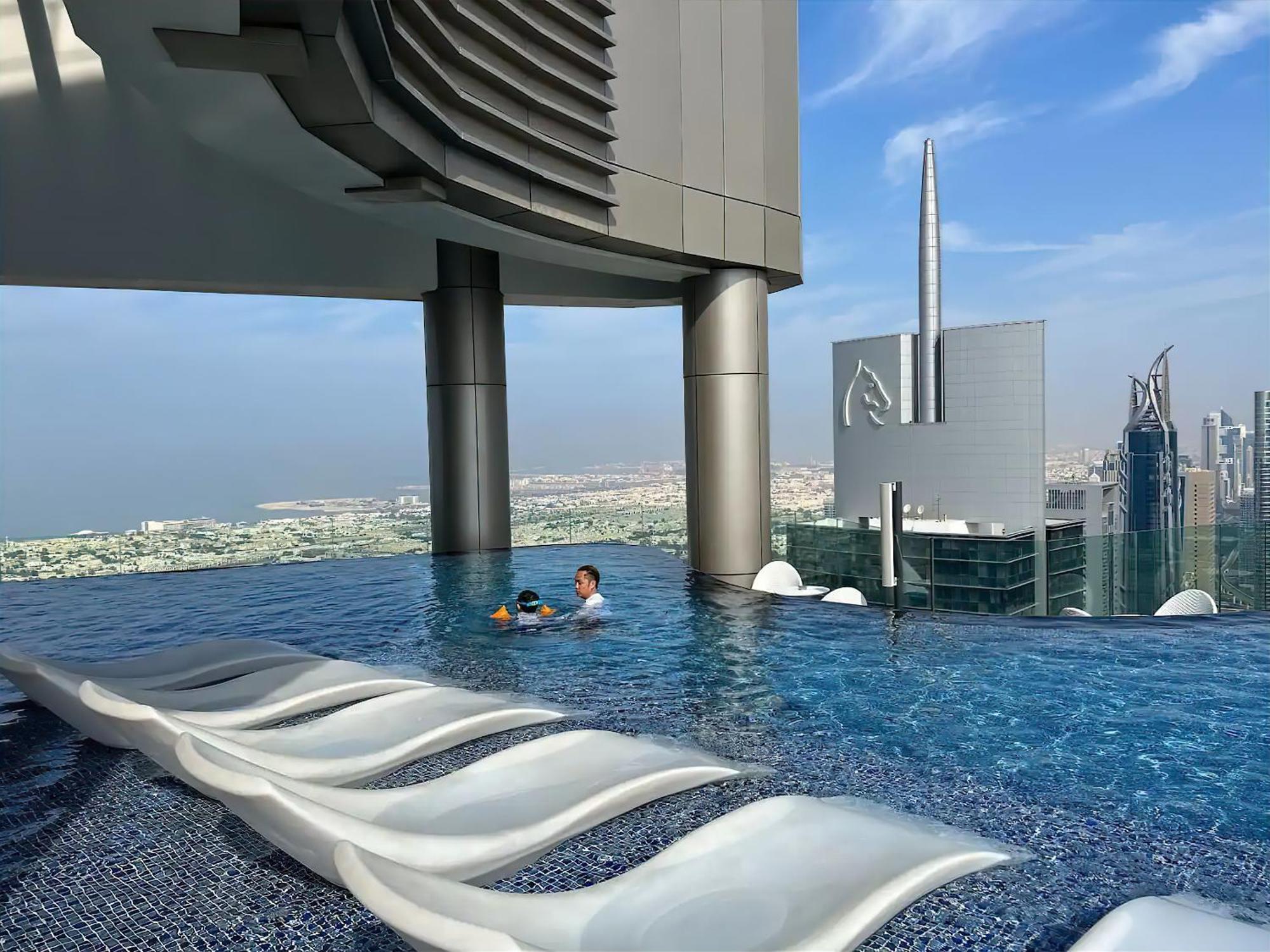 Paramount Downtown Burj Khalifa View With 64th Floor Infinity Pool