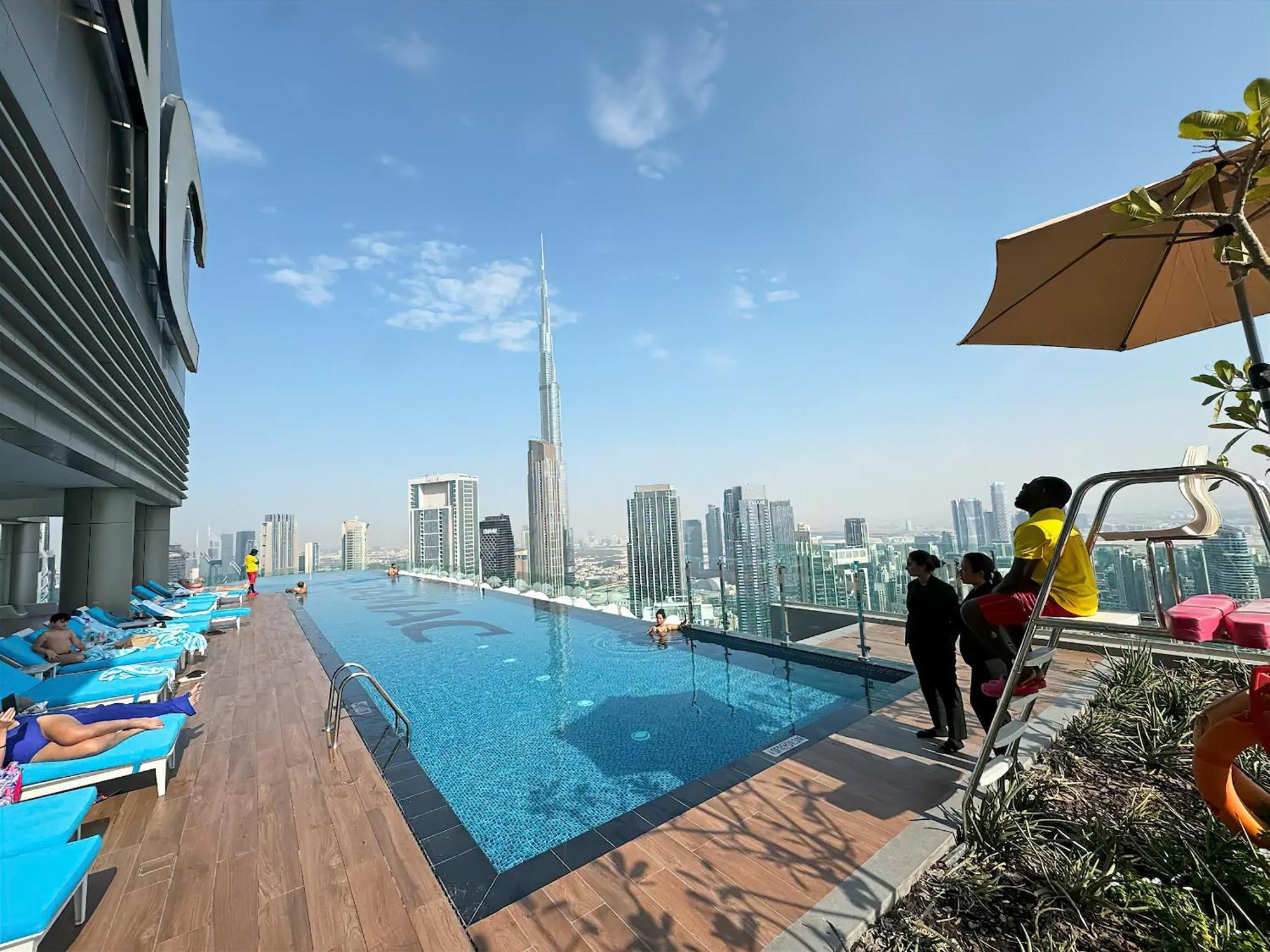 Paramount Downtown Burj Khalifa View With 64th Floor Infinity Pool