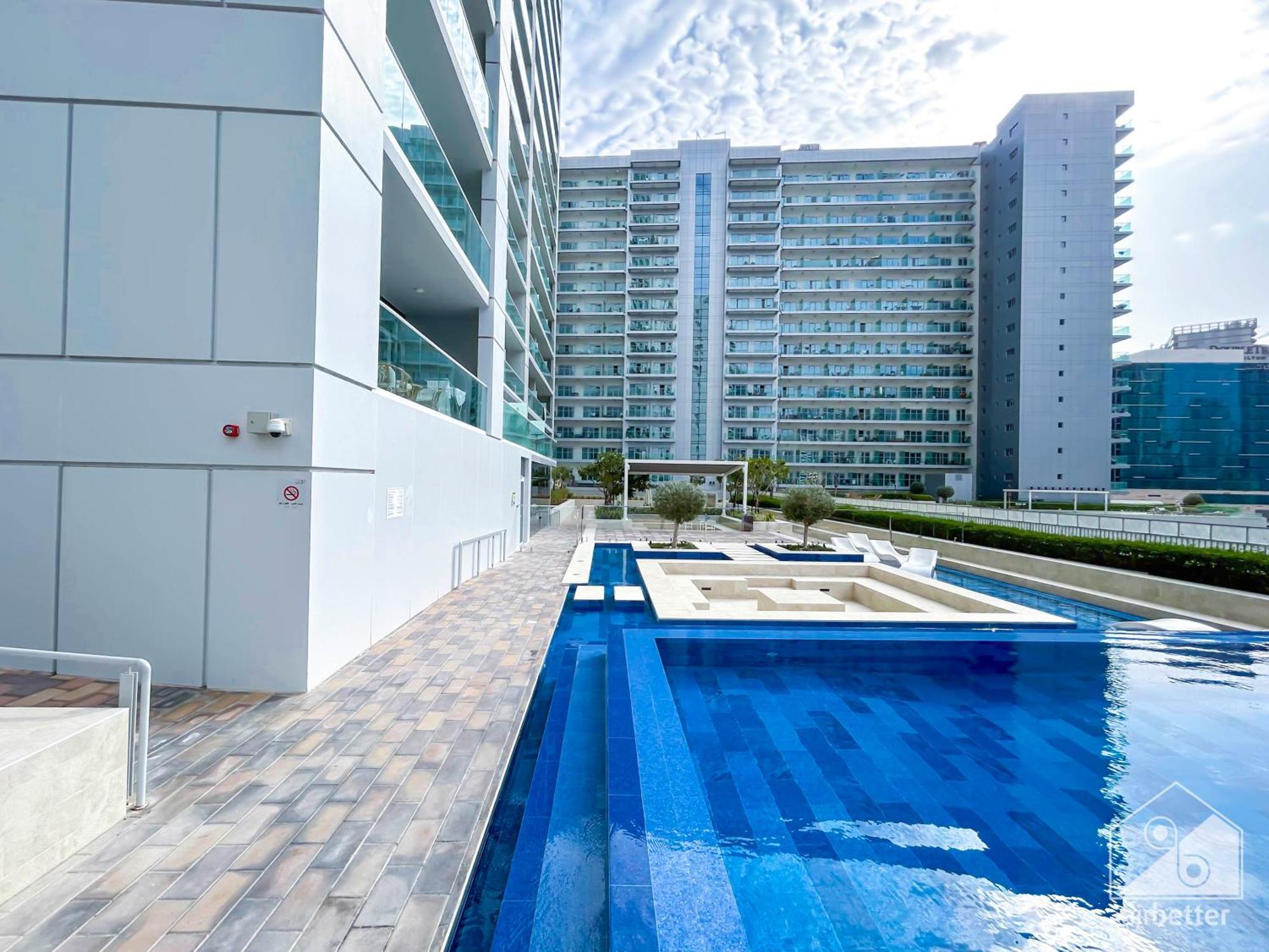 Gorgeous 1b With Balcony In Business Bay Dubaï