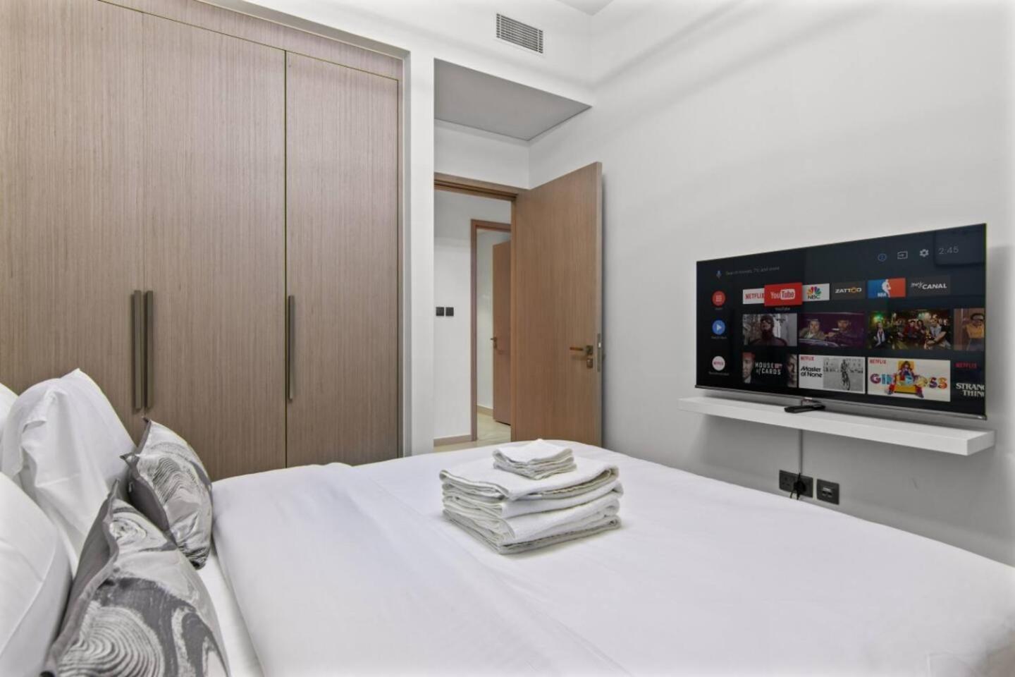 Apartemen Spacious And Overlooking Burj & Fountains Dubai