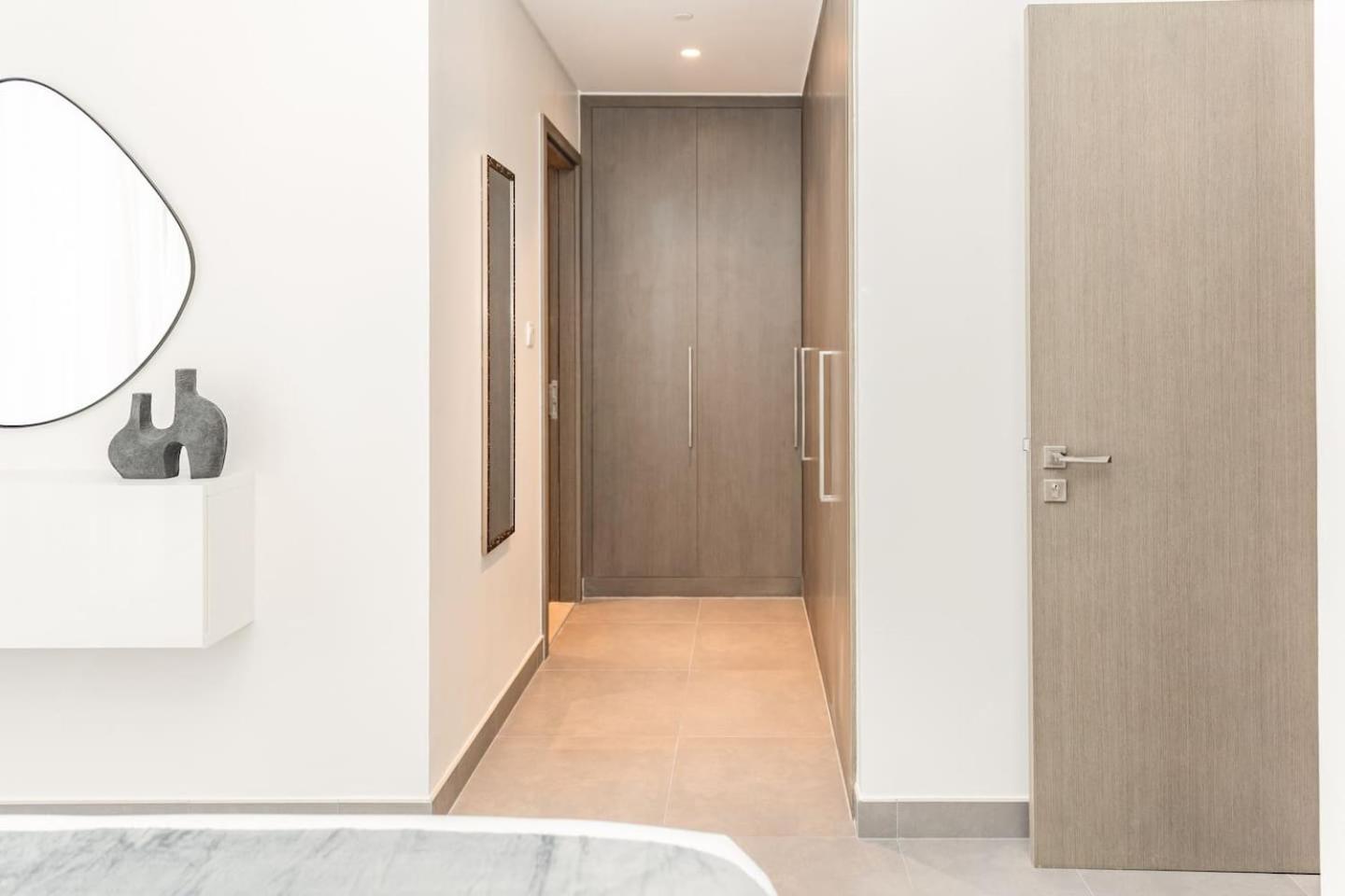 Apartment Higuests - Creekside Stylish 3br With Views Dubai