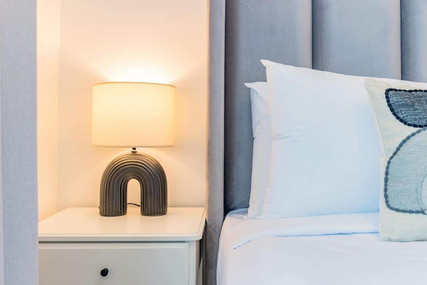 Apartment Higuests - Creekside Stylish 3br With Views Dubai