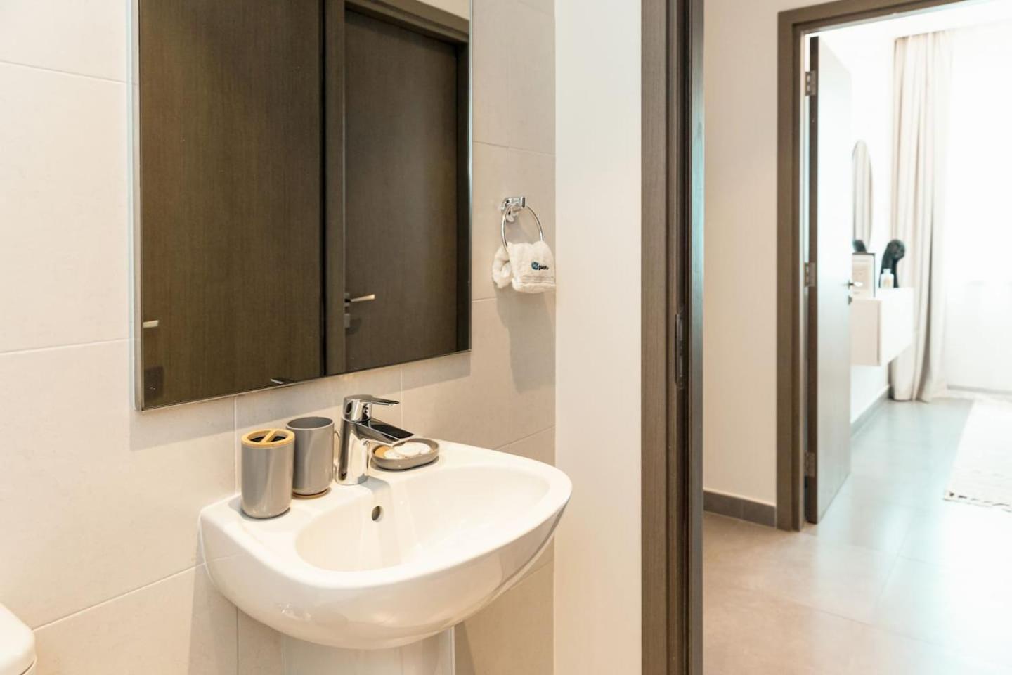 Apartment Higuests - Creekside Stylish 3br With Views