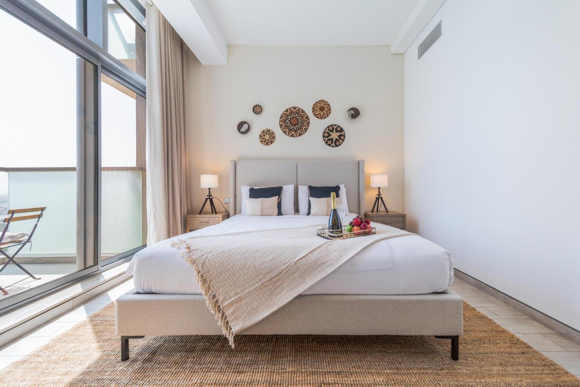 Apartamento Eden's Homes & - Millennium Atria Residences Dubái