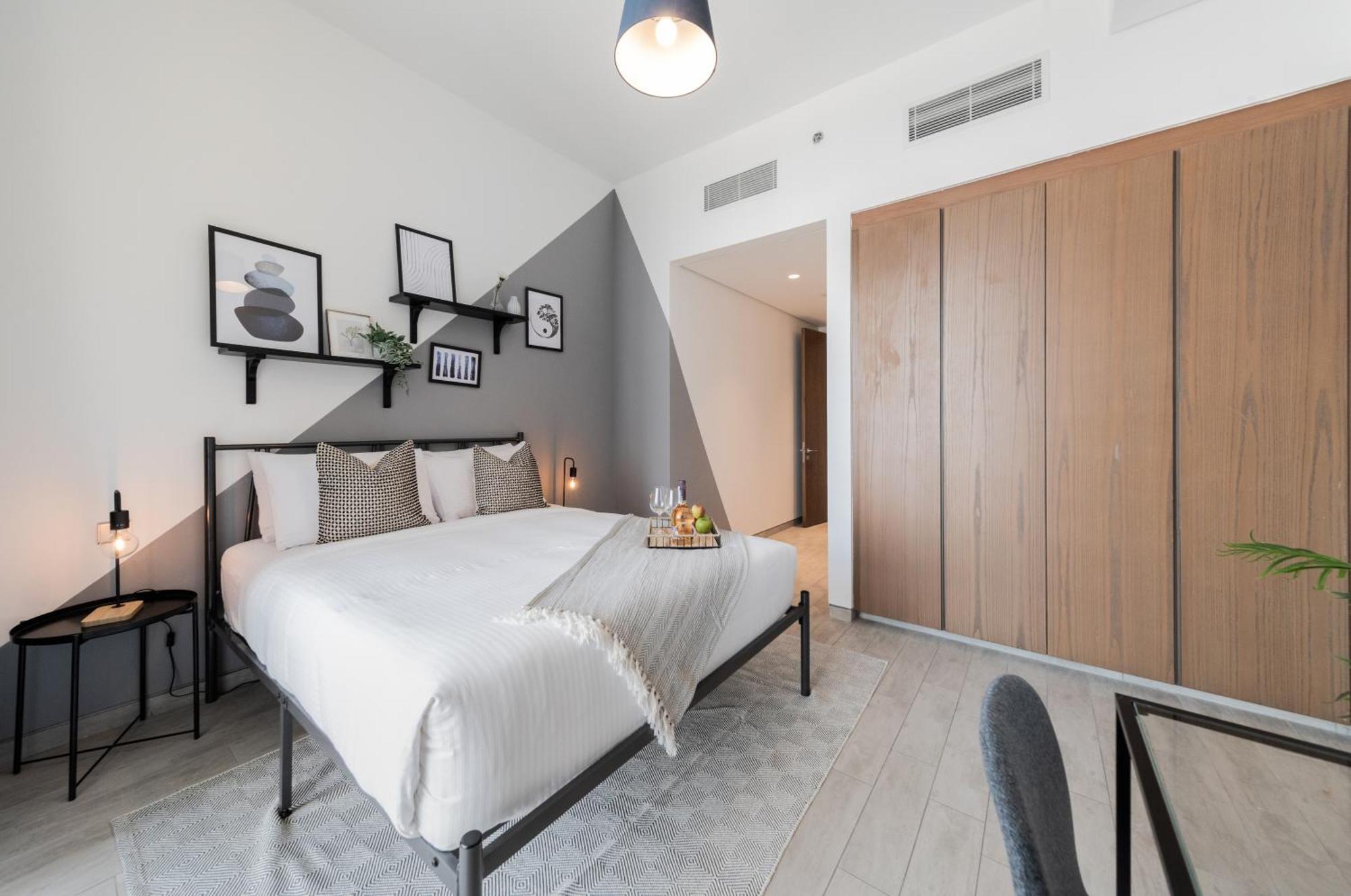 Eden's - Millennium Atria Residences *