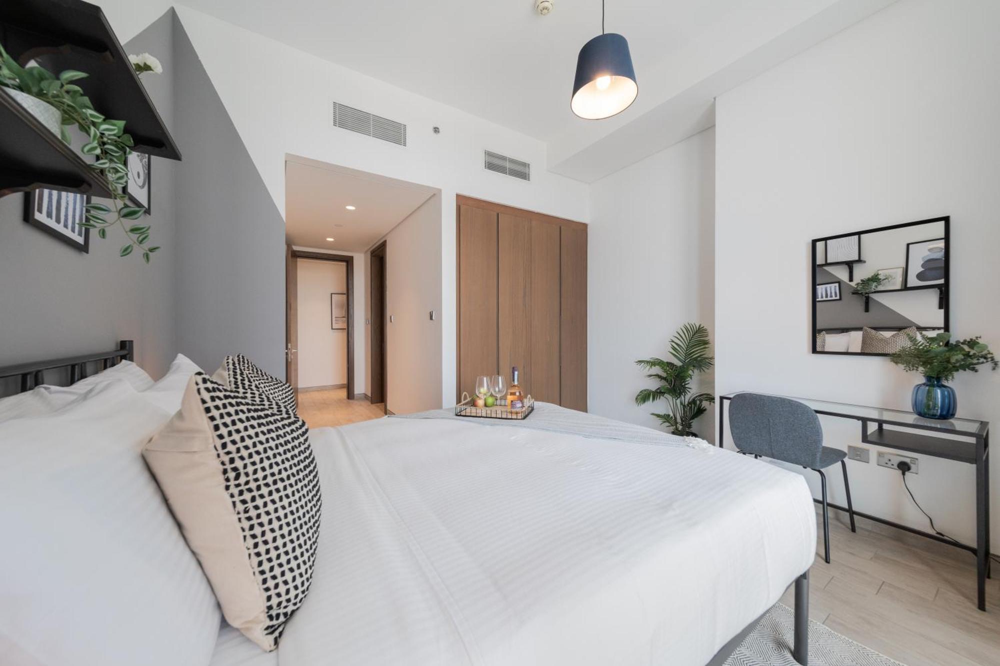 Eden's - Millennium Atria Residences *