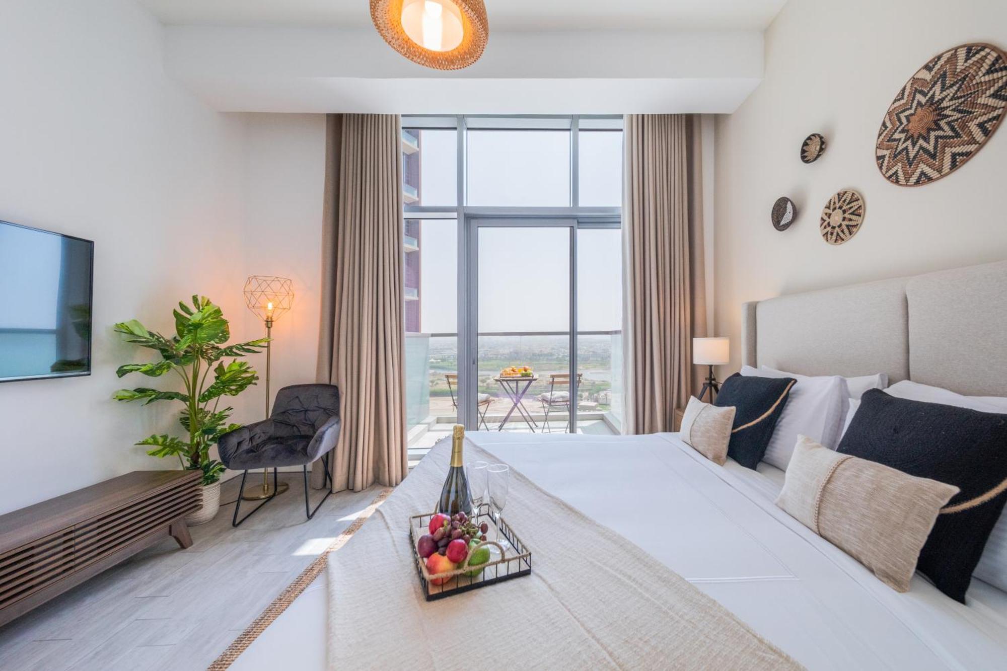 Eden's - Millennium Atria Residences *