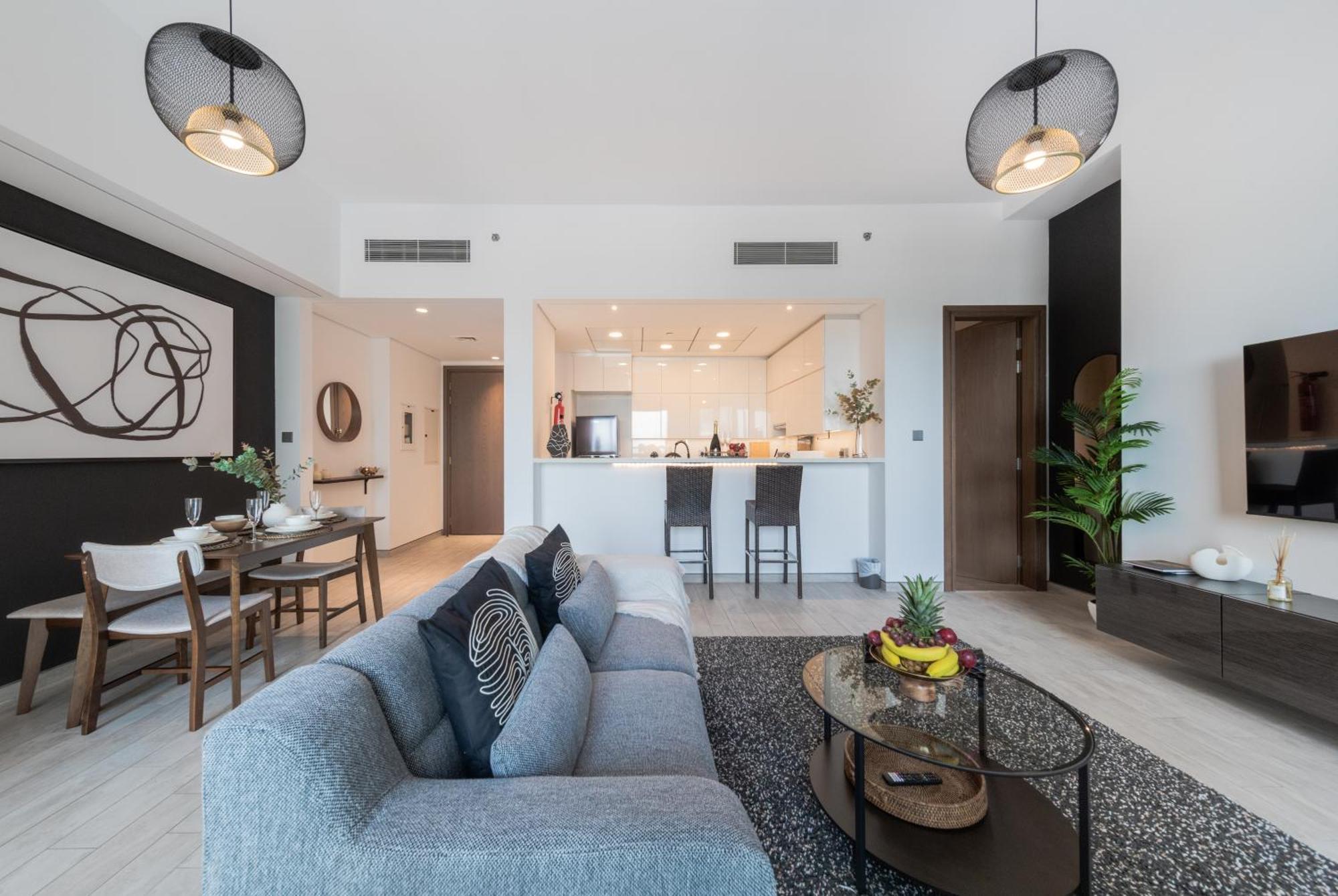 Eden's - Millennium Atria Residences Apartment *