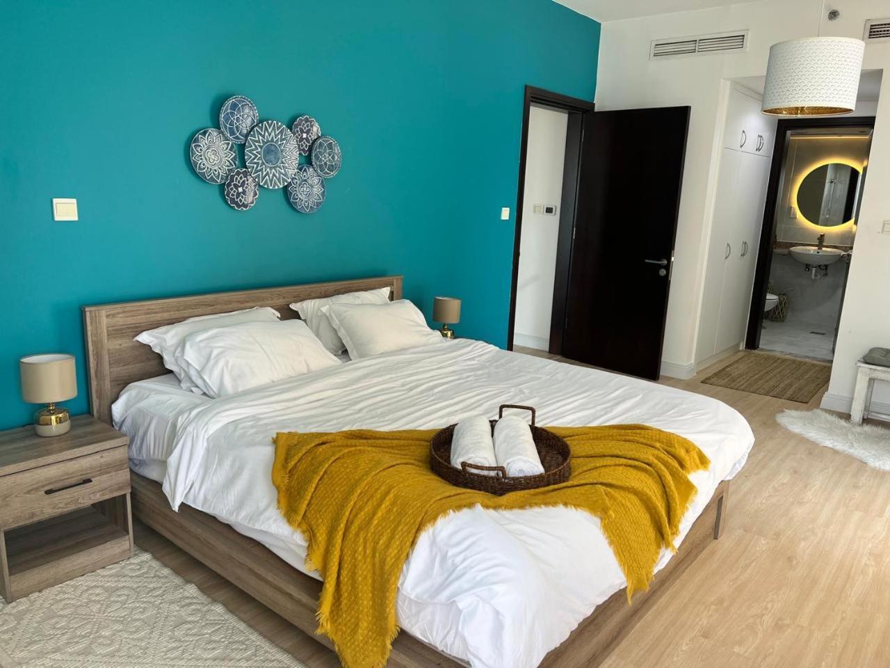 Newly Renovated Marina & Sea View Family * Dubai