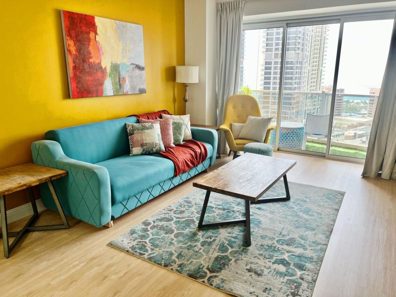 Newly Renovated Marina & Sea View Family