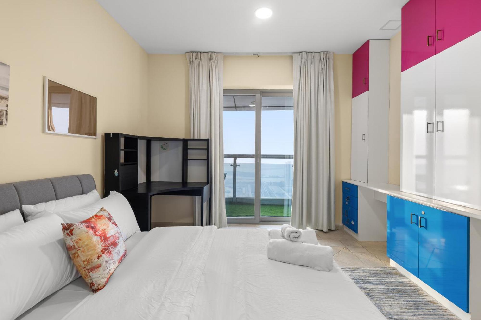 Lägenhet Spectacular 2 Bedroom Marina Sea Views Dubai