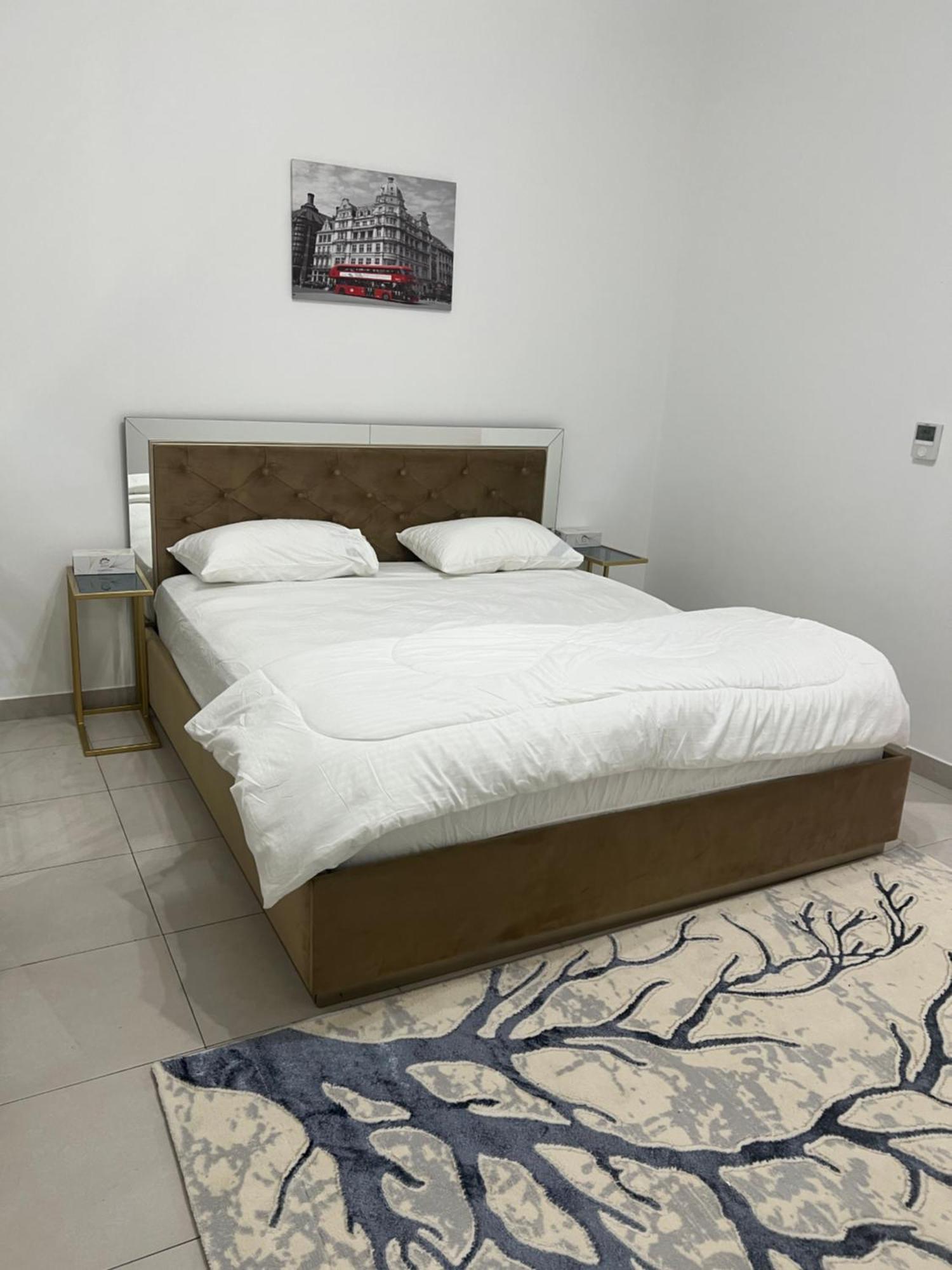 Apartment Entire Serviced Unit Excellence Dubai