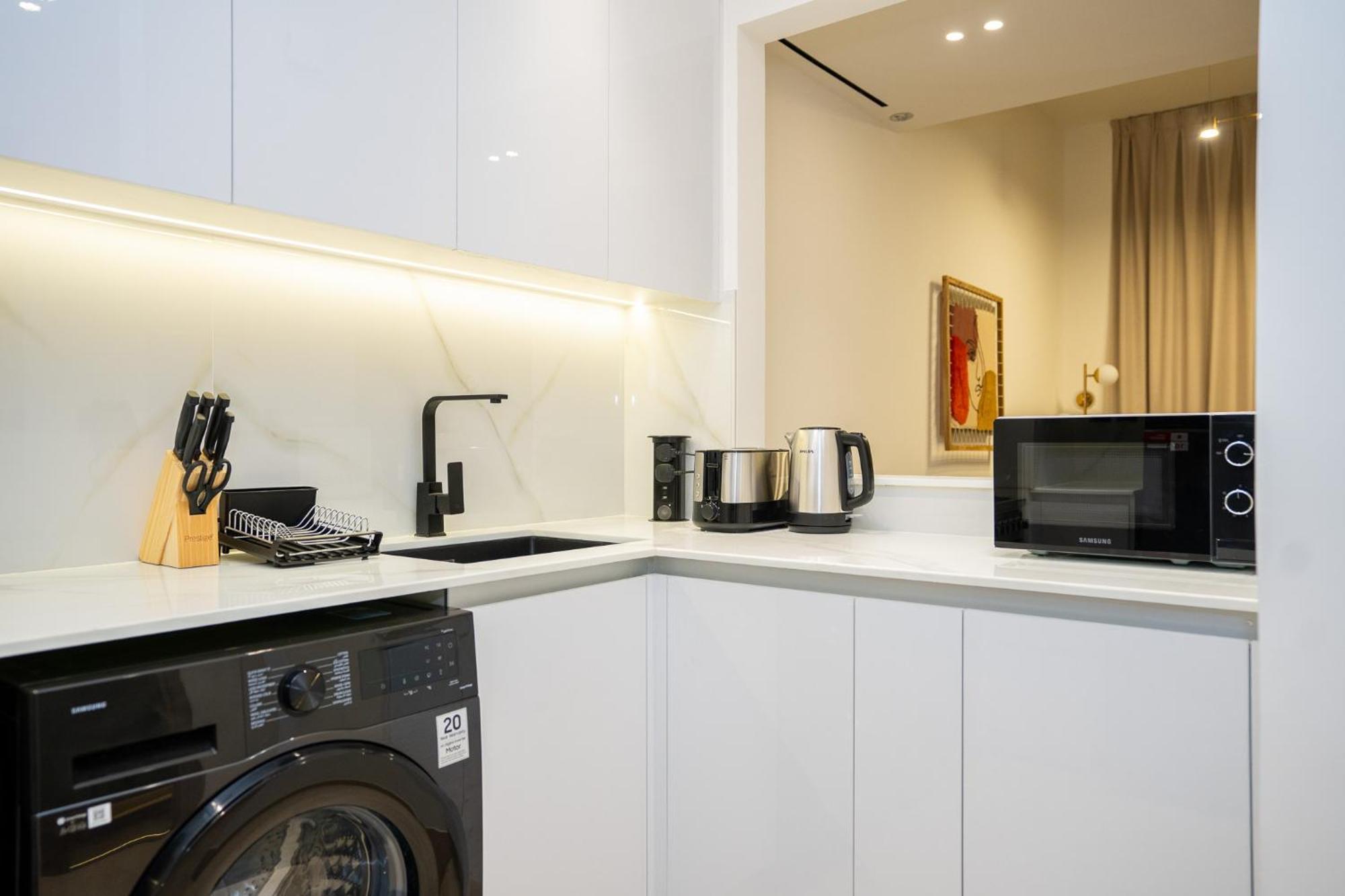 Citihome Sleek And Stylish Brand New 1br Dubai