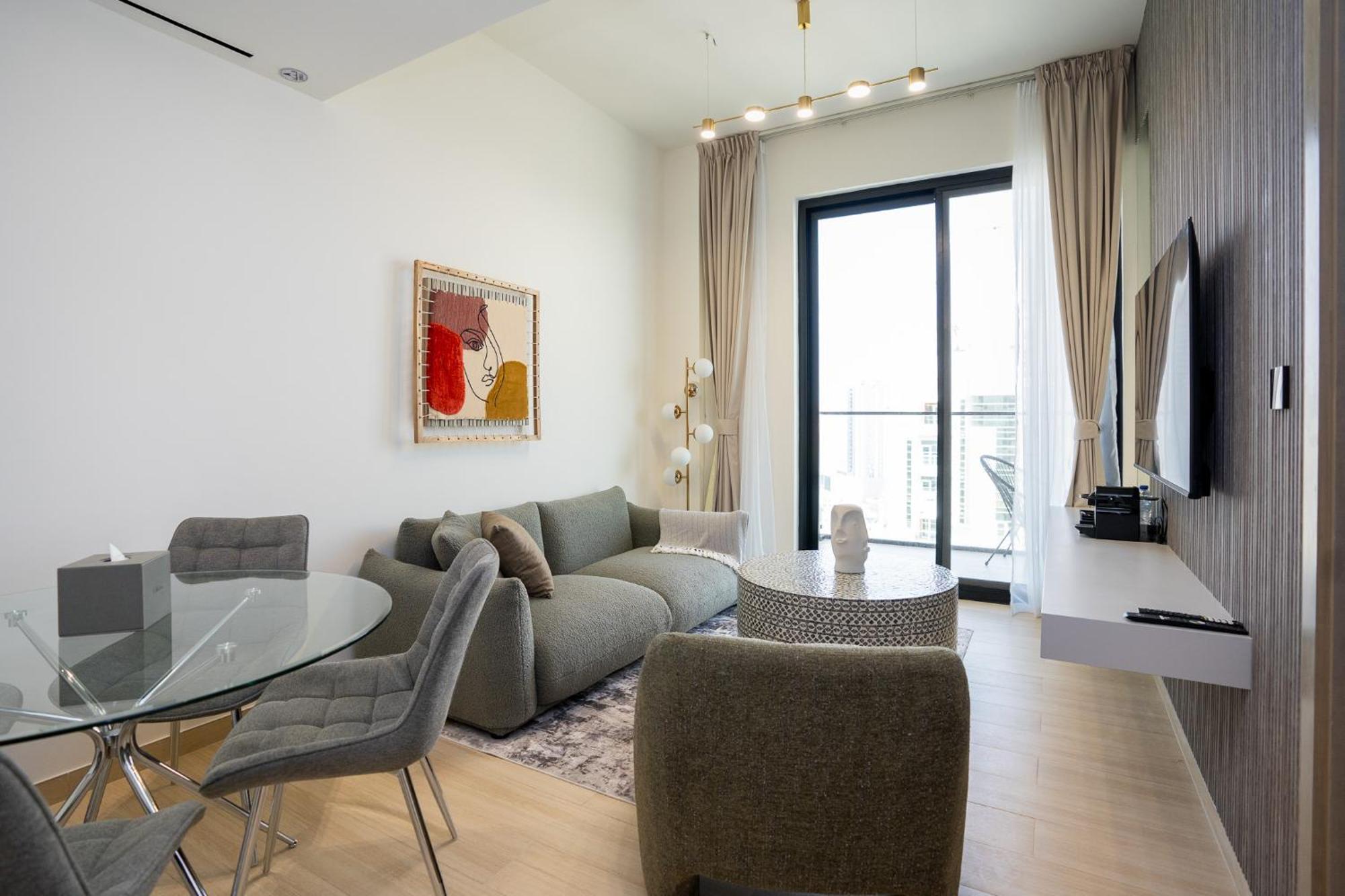 Citihome Sleek And Stylish Brand New 1br * Dubai