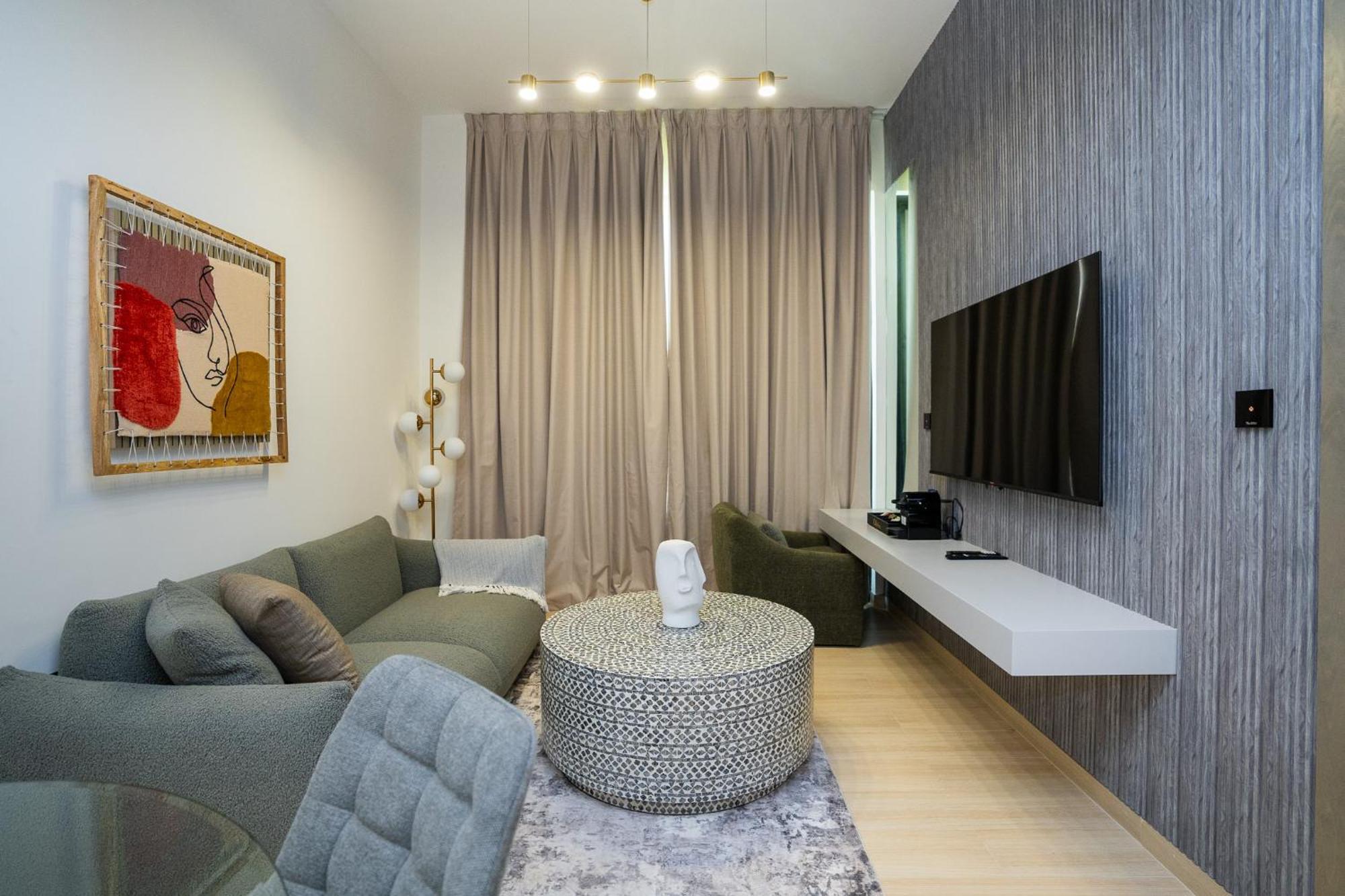 Citihome Sleek And Stylish Brand New 1br * Dubai