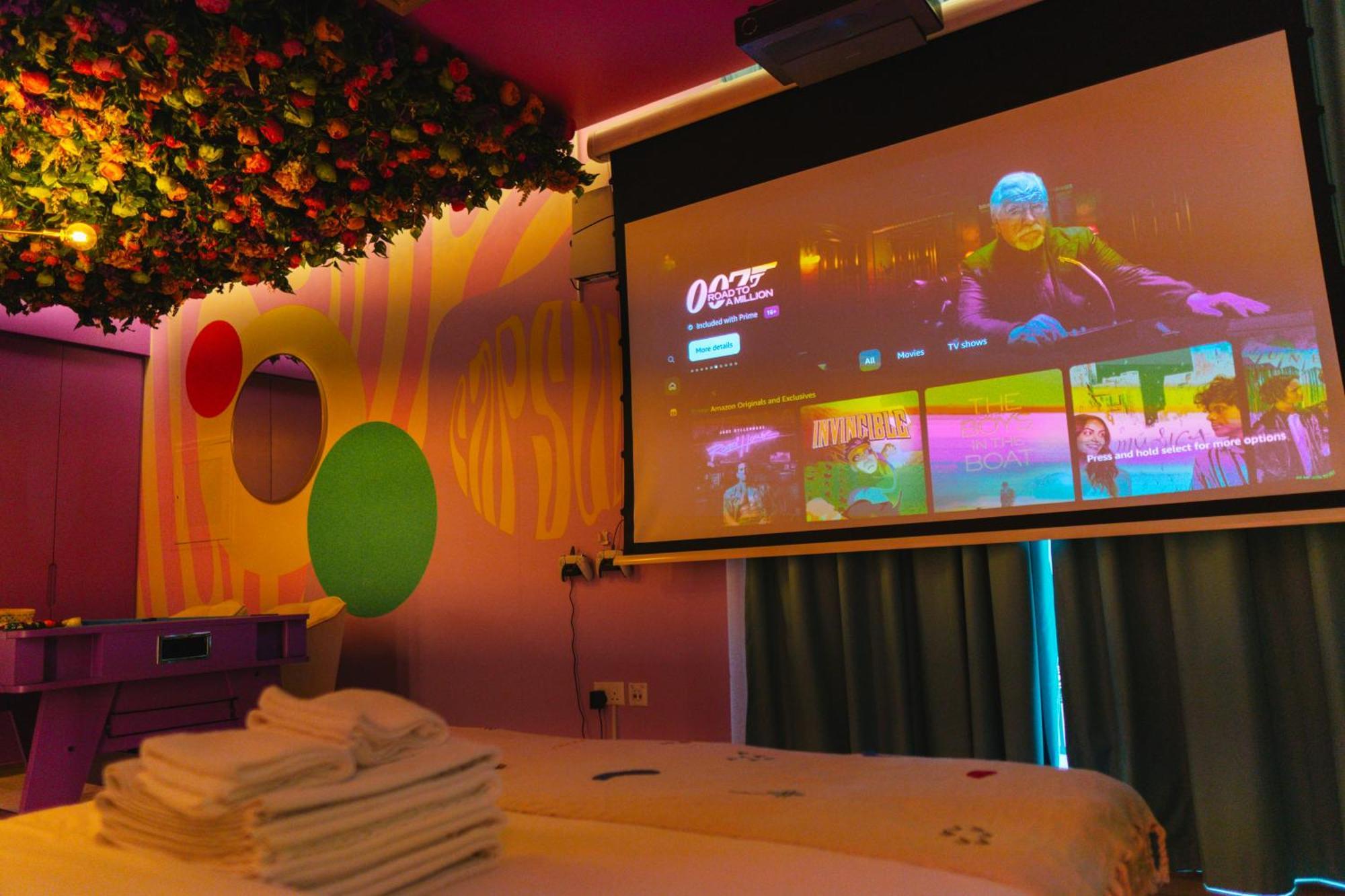 Apartamento Capsule Flora Business Bay View Burj Khalifa-pool Table-game Arcade-projector-playstation 5 Dubái