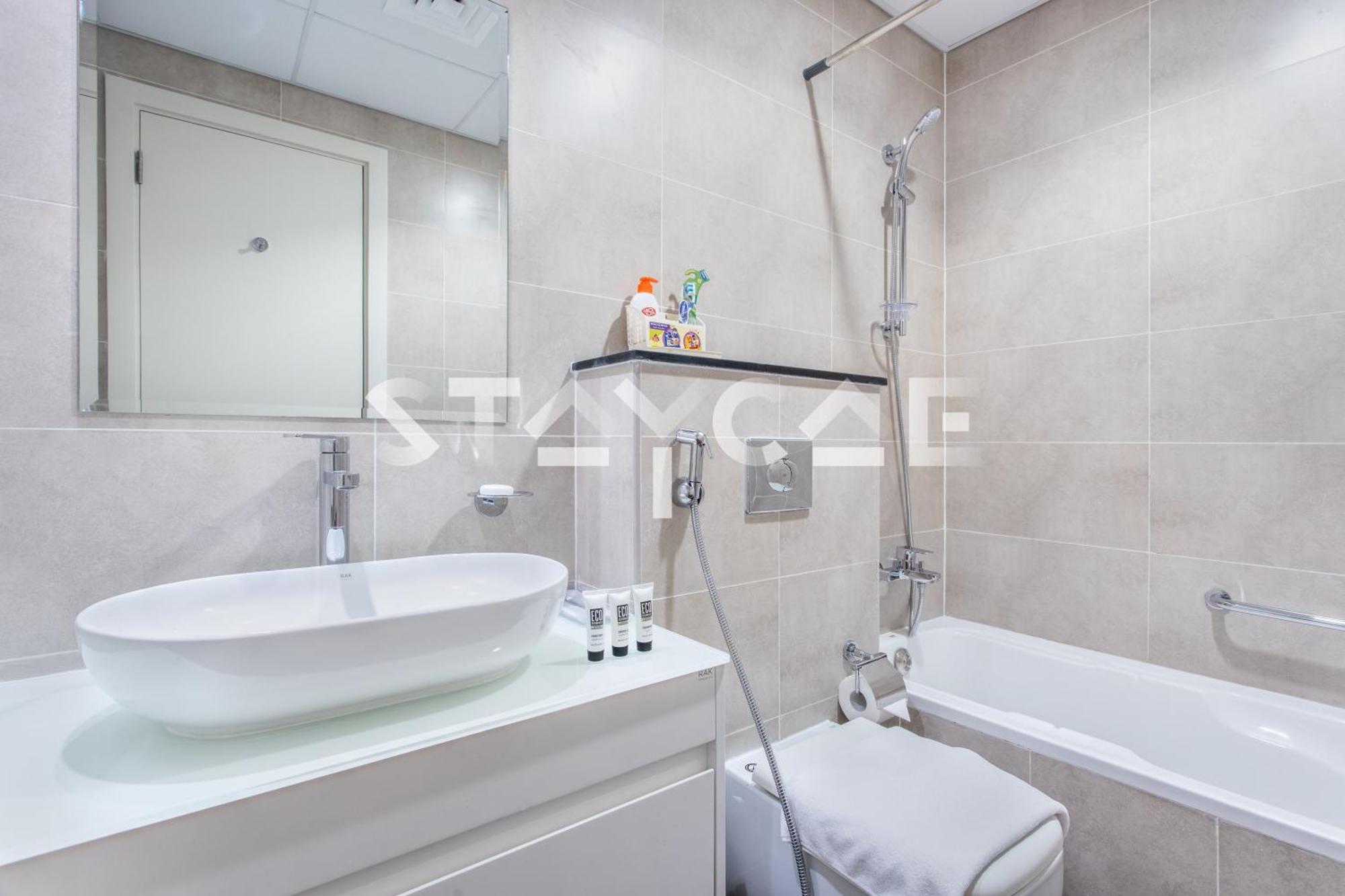 Staycae Homes - Carson Towers Appartement *