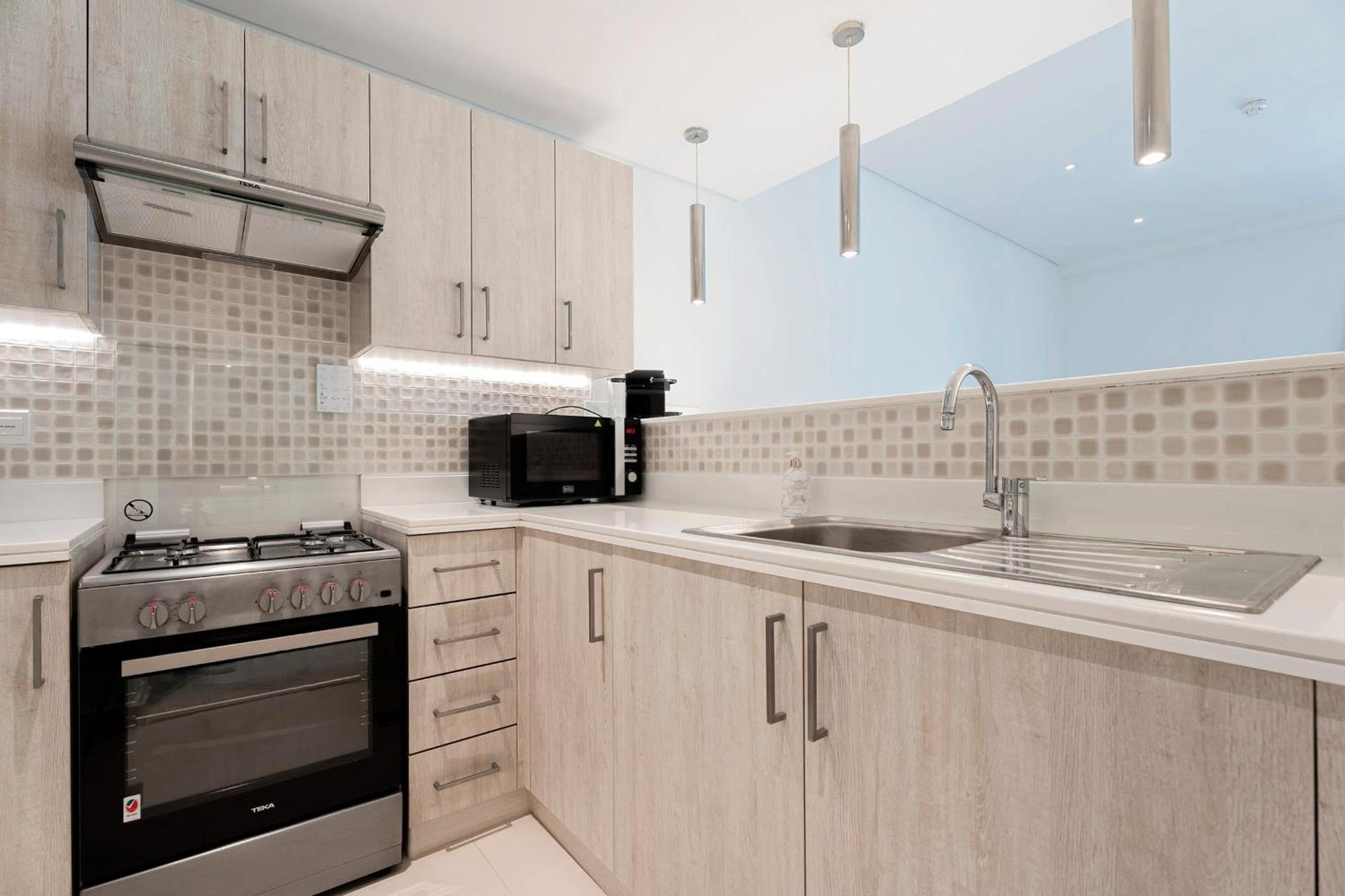 Seven Palm Jumeirah 1 Bed Views Apartment *