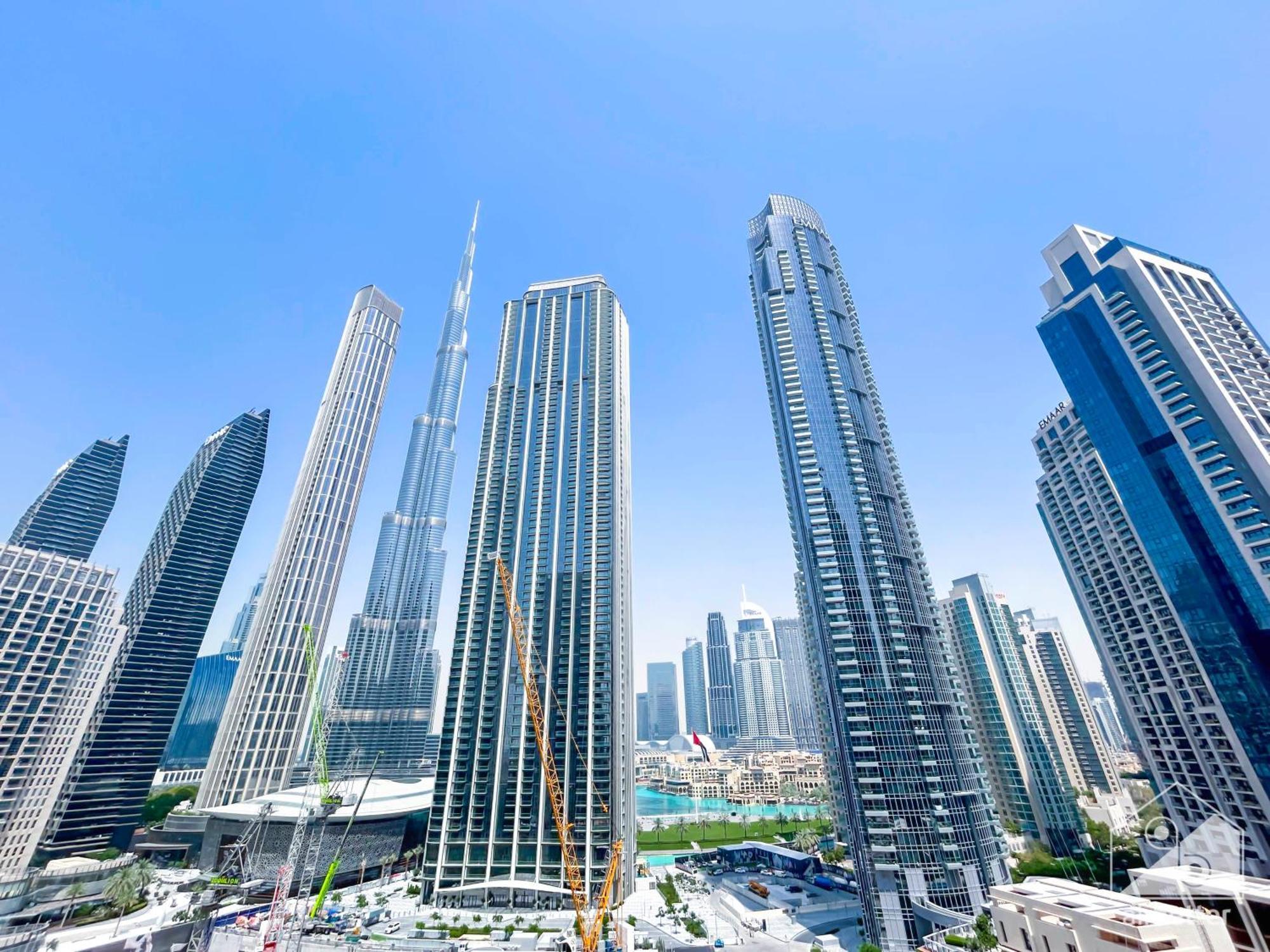 Luxury Burj Crown 4bedroom Balcony & Downtown View Dubái