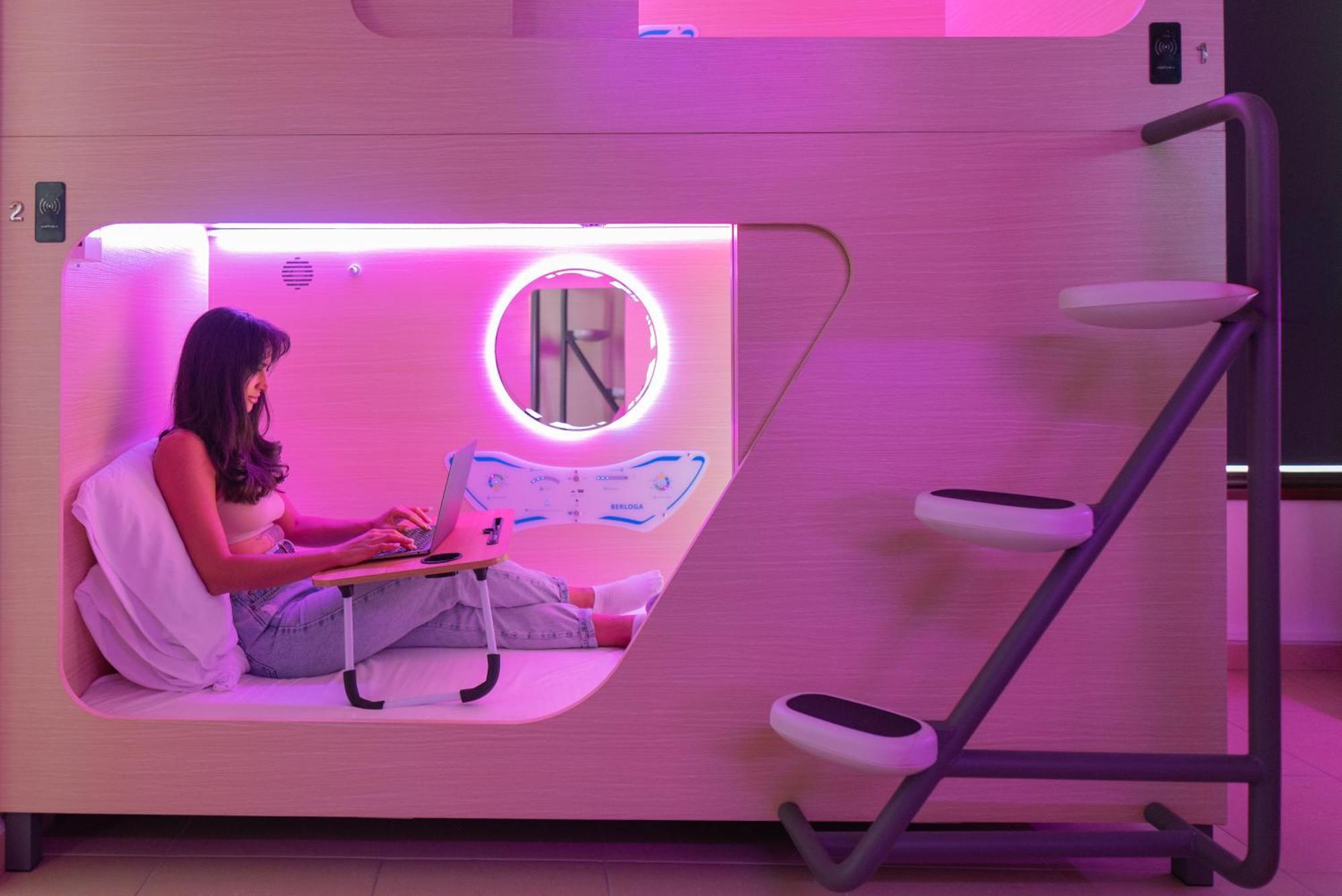 Berloga Capsule Jbr Hostal Dubái
