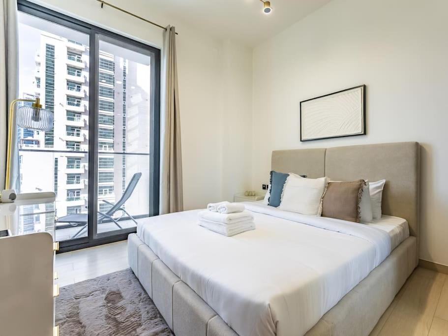 Stunning With Artful Interior And Urban Views * Dubai