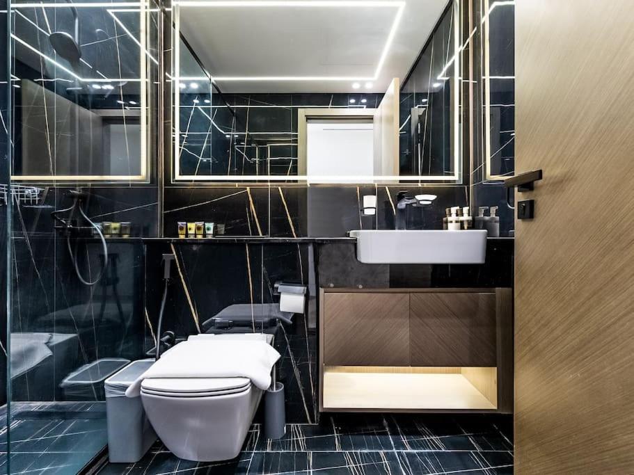 Stunning With Artful Interior And Urban Views Lägenhet Dubai