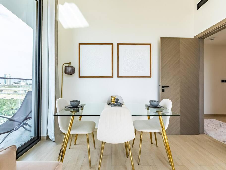 Stunning With Artful Interior And Urban Views Lägenhet Dubai