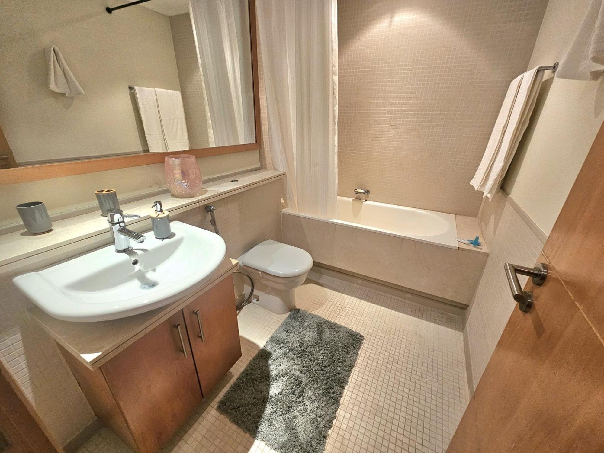 Luxurious Large 2br With Marina And Sea Views Apartamento