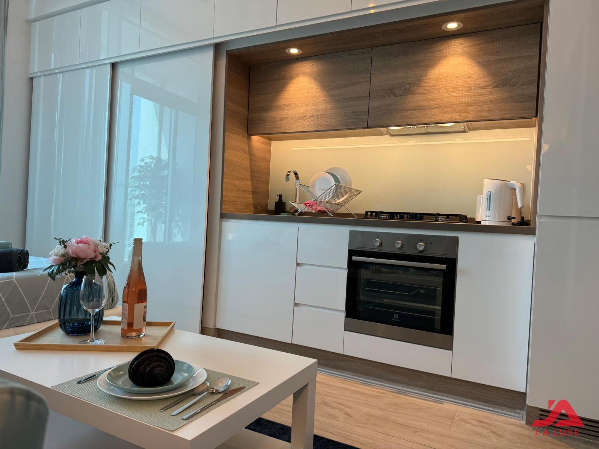 Warm Cozy Partial Sea View In Marina With Modern Gym & Pool, Steps To Jbr Beach, Marina Walk & Metro Apartament