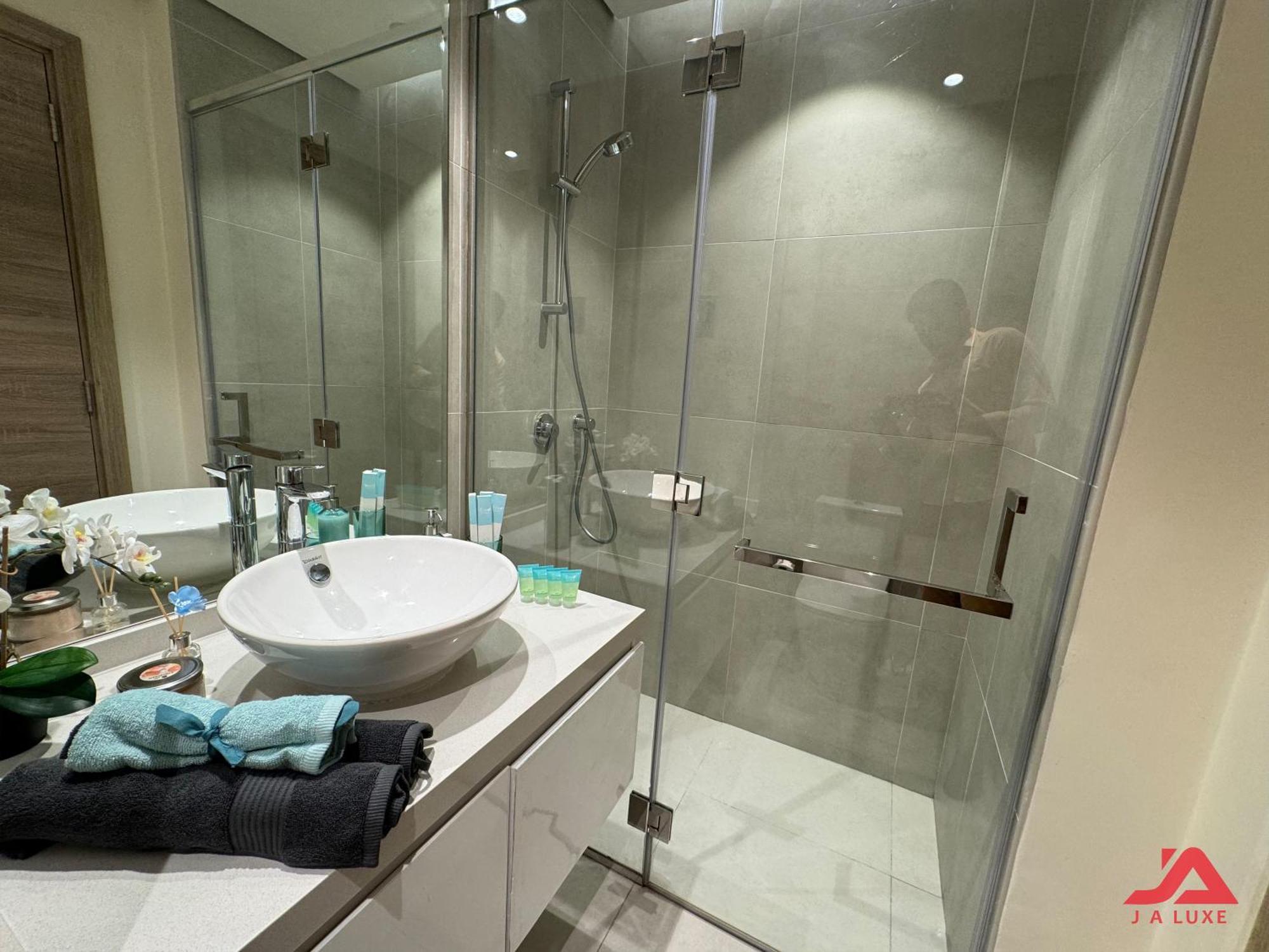 Warm Cozy Partial Sea View In Marina With Modern Gym & Pool, Steps To Jbr Beach, Marina Walk & Metro Apartament