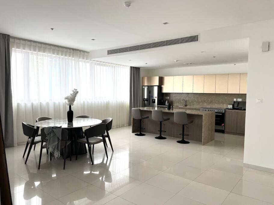 Apartamento 2br + Maid With Fantastic View Dubai