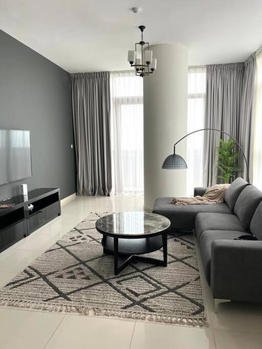 2br + Maid With Fantastic View * Dubái