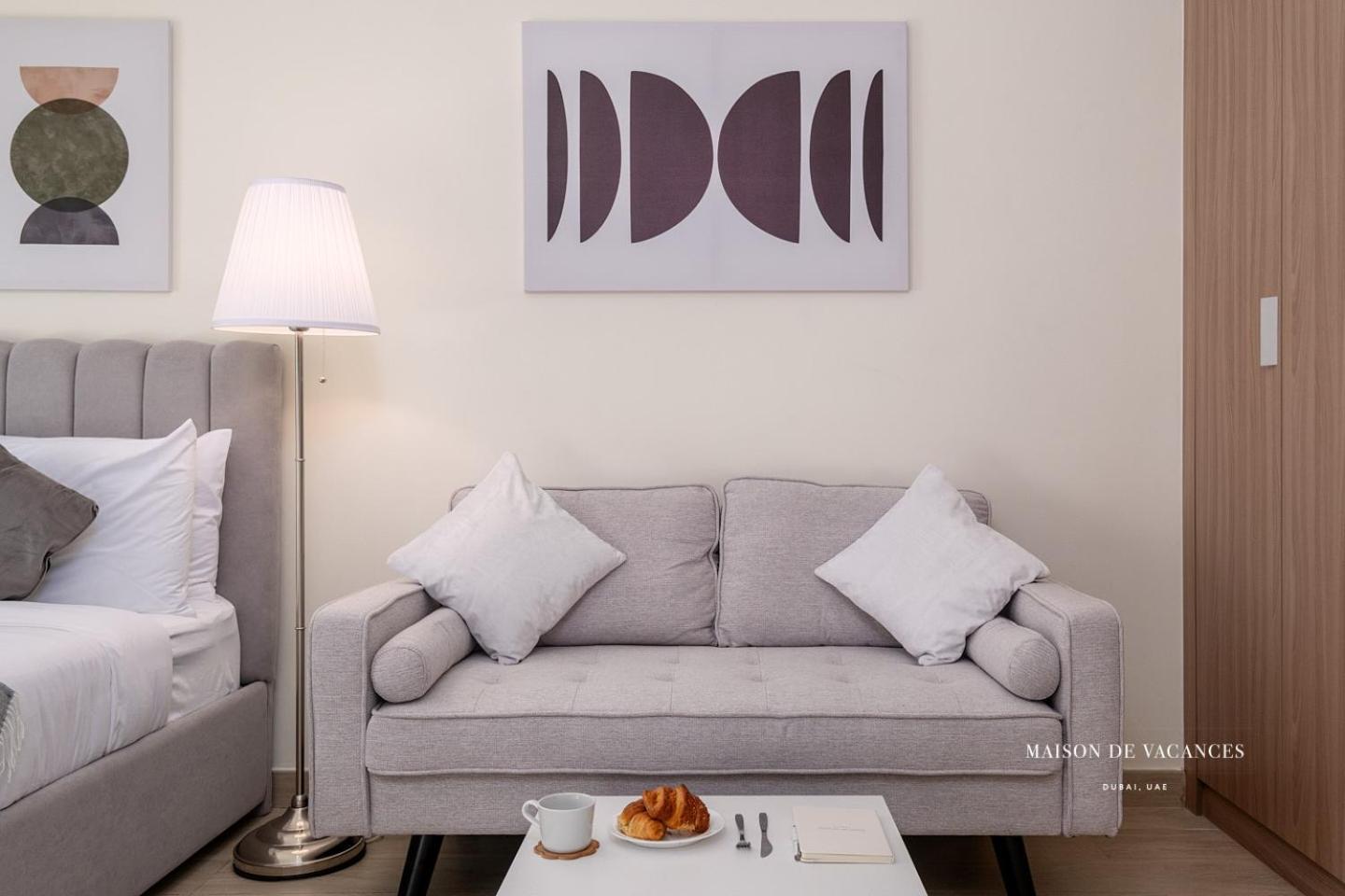 10mins From Mall With A Large Balcony * Dubaï