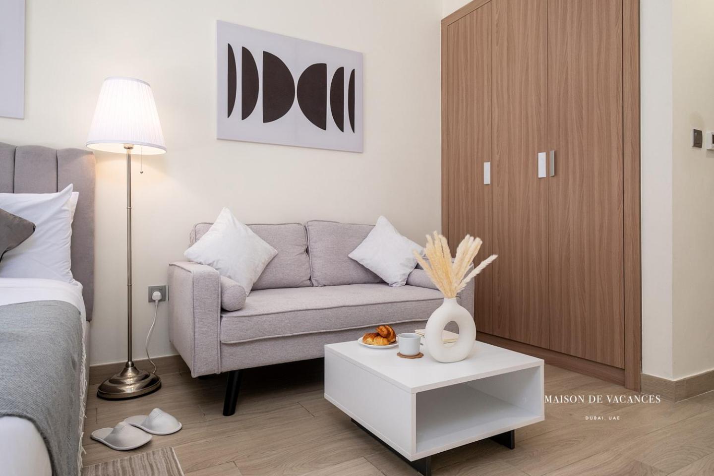 10mins From Mall With A Large Balcony Appartement