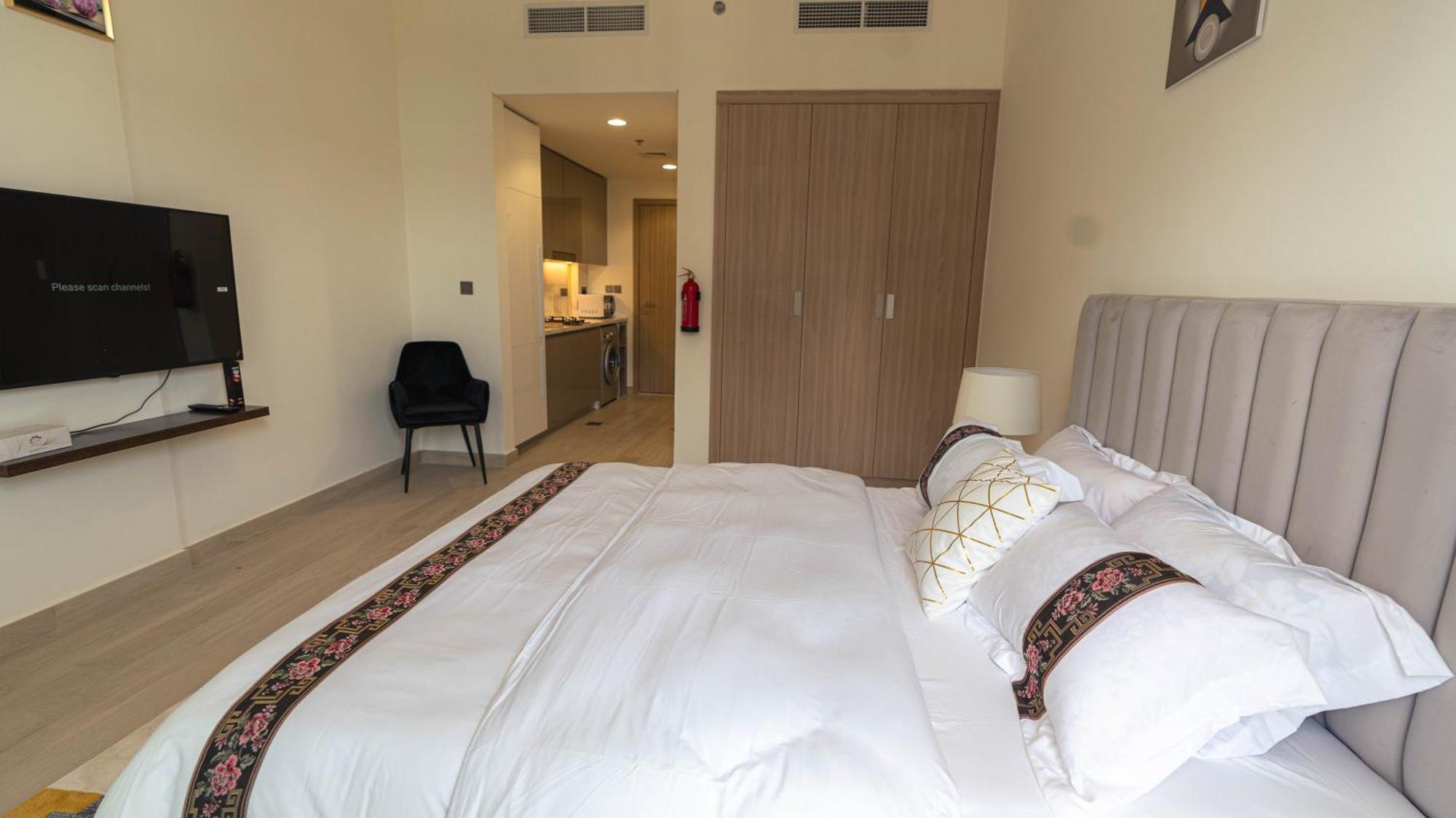 Aaderi Super Studio * Dubai